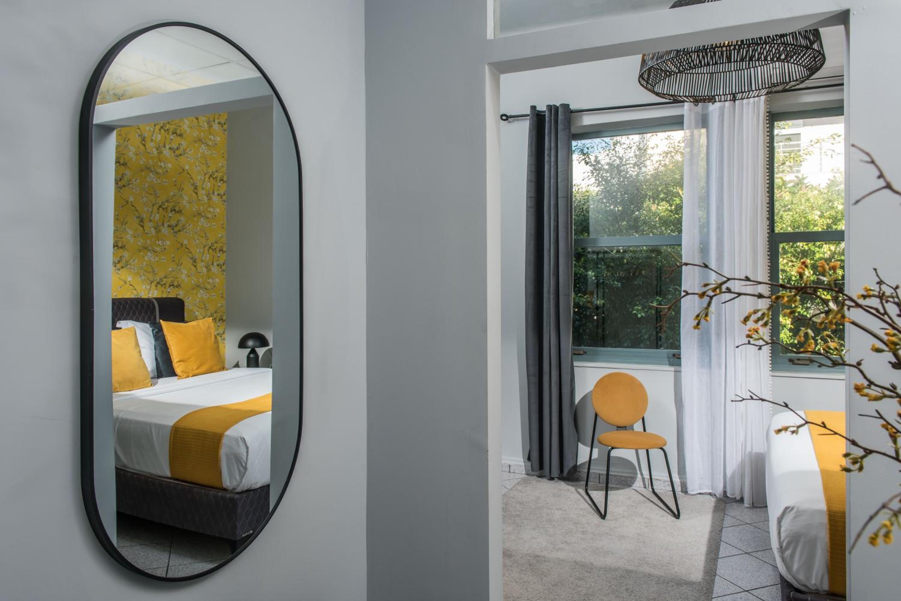 Queen Suite with Spa Bath