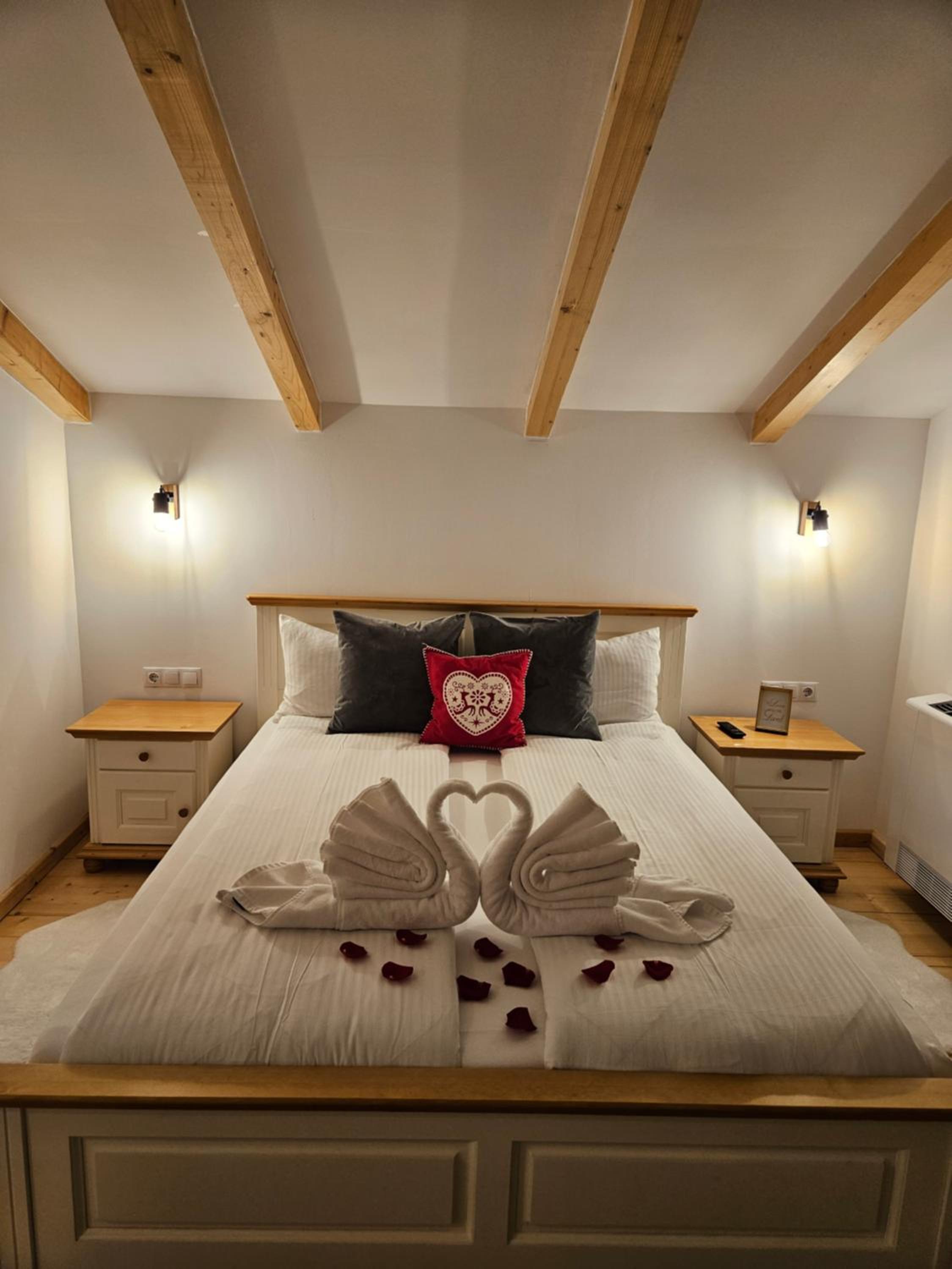 Double or Twin Room with Private Bathroom photo 1