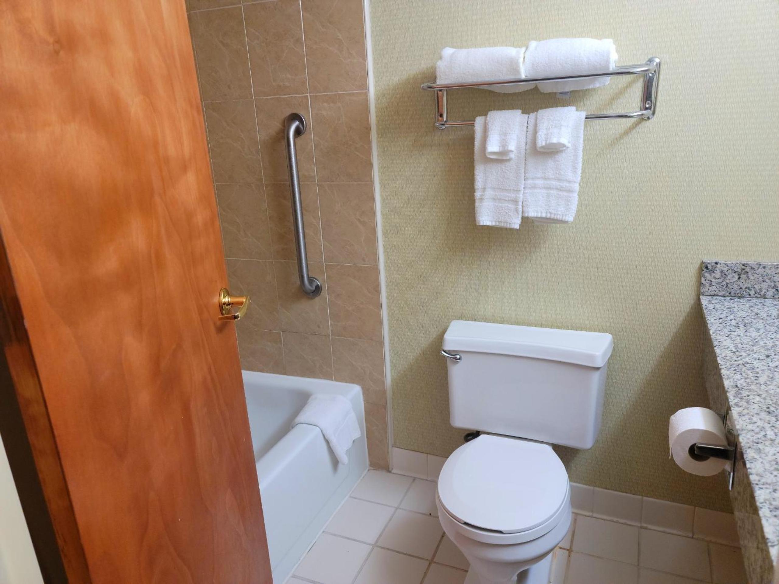 Double Room With Two Double Beds - Non-Smoking - Photo 2