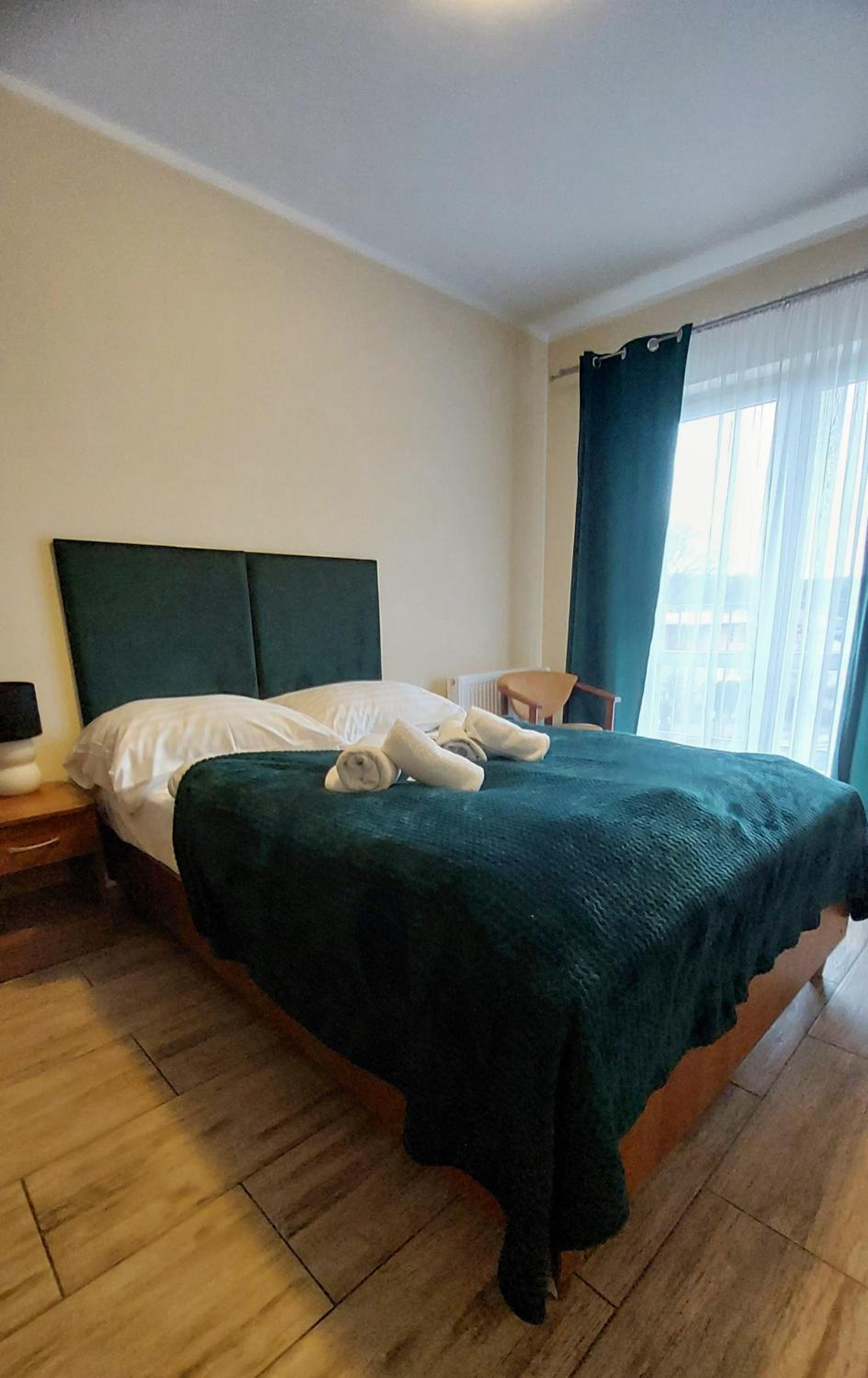 Double Room with Balcony - Photo 11
