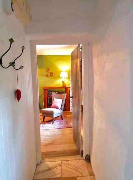 One-Bedroom House photo 1
