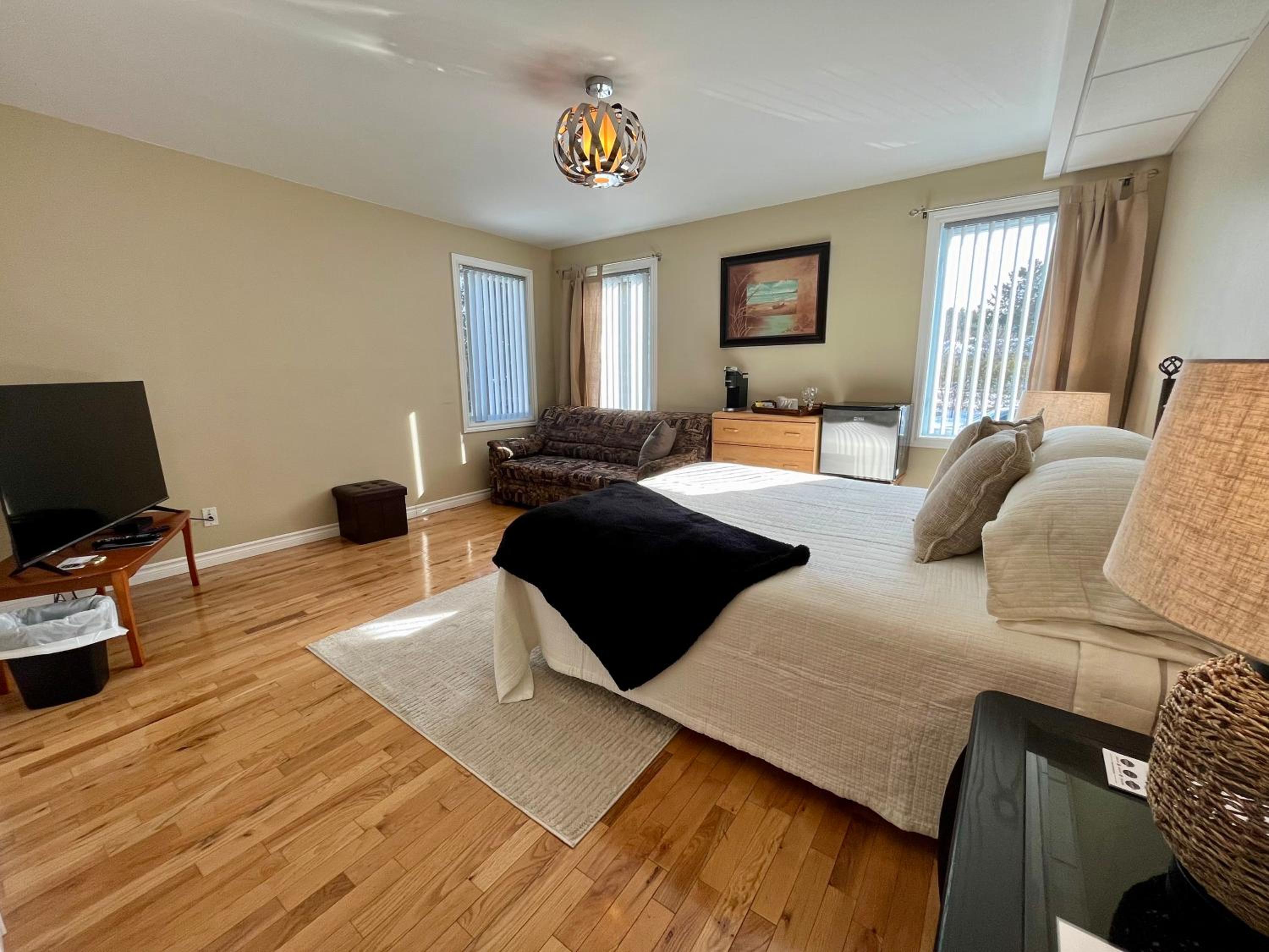 Family Room - Photo 1