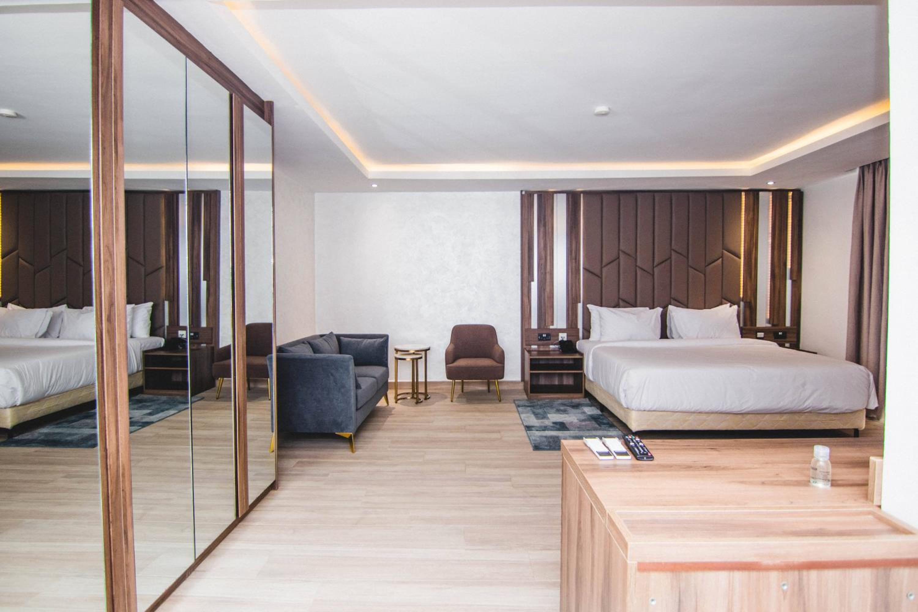 Executive Suite photo 3