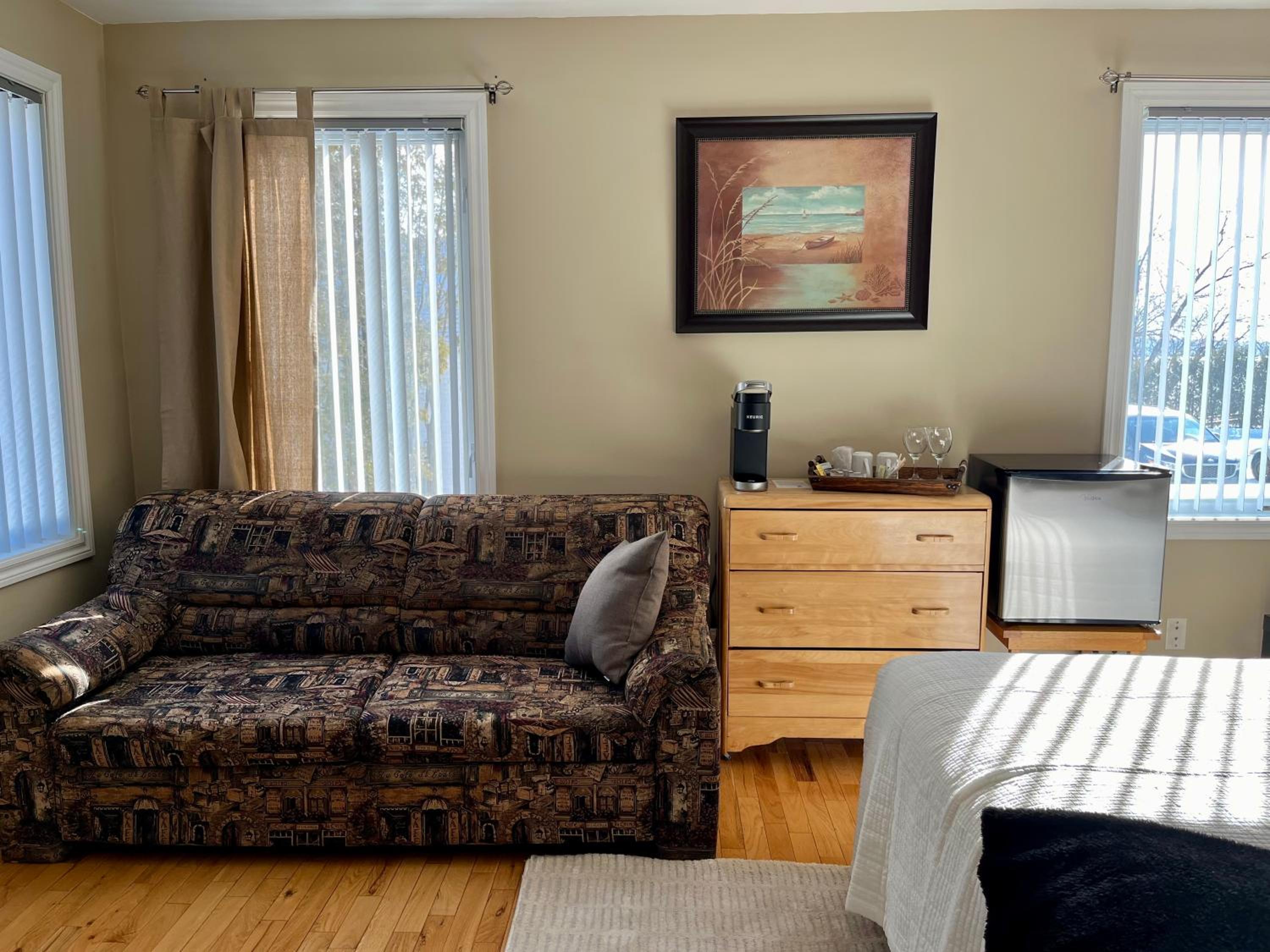 Family Room - Photo 2