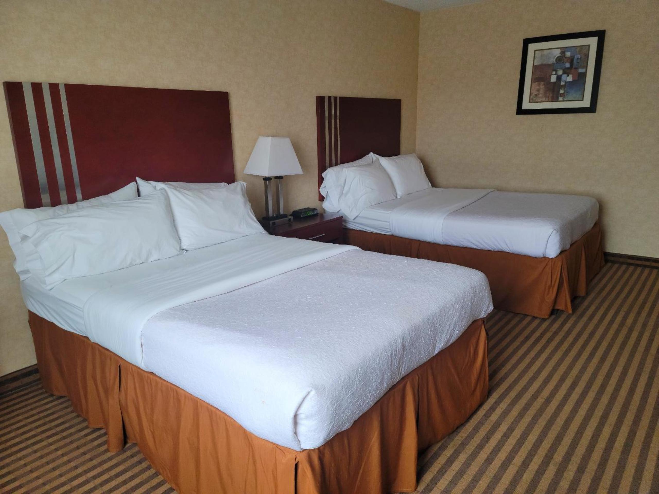 Double Room With Two Double Beds - Non-Smoking - Photo 3