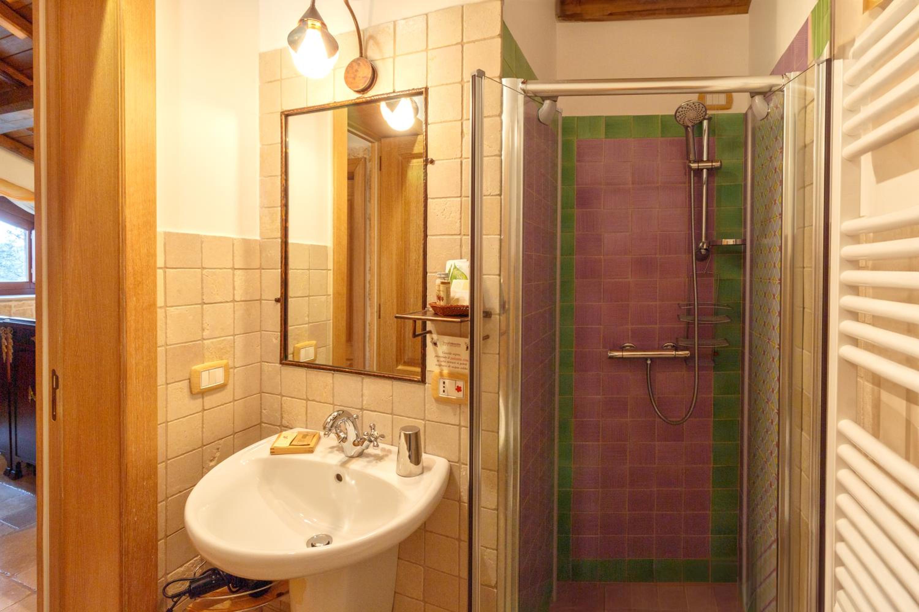 Standard King Room photo 2