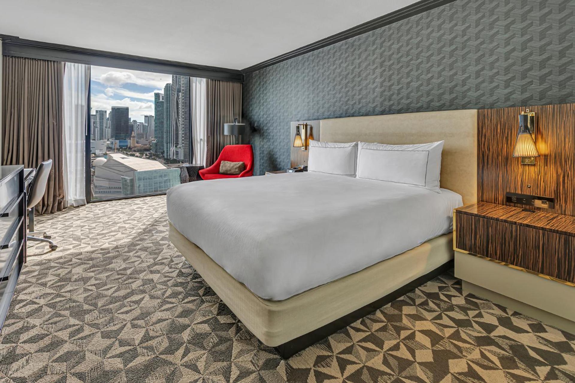 King Room thumbnail 5