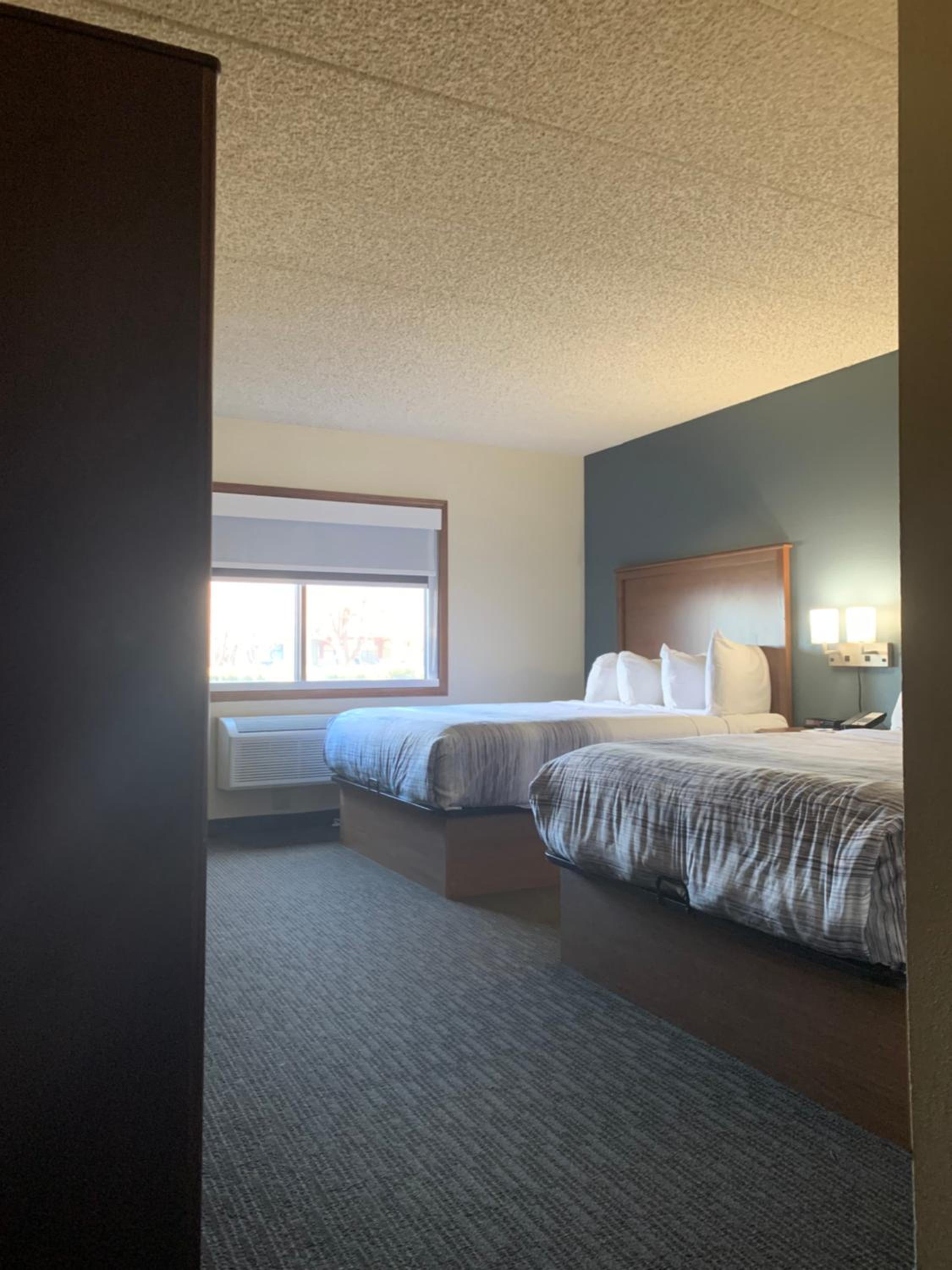 Executive Queen Room with Two Queen Beds - Non-Smoking - Photo 4