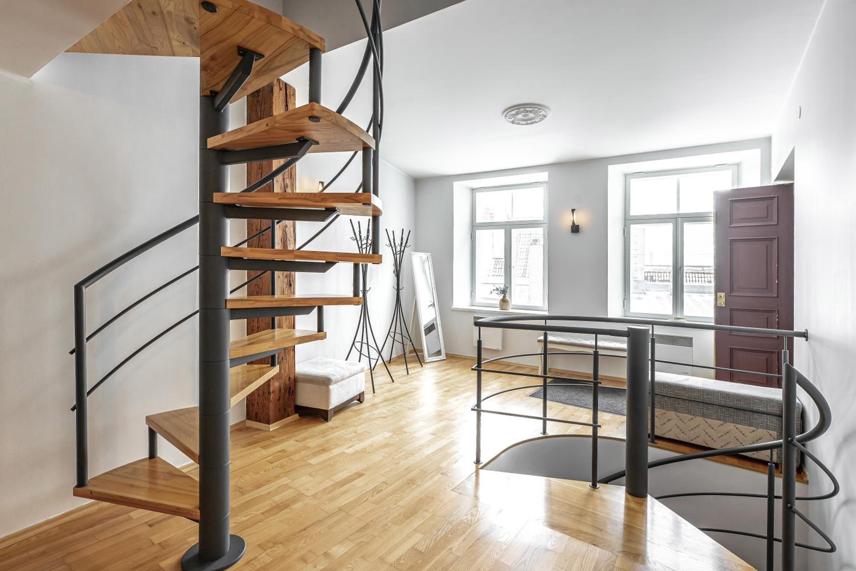 Apartment with Terrace - Photo 36