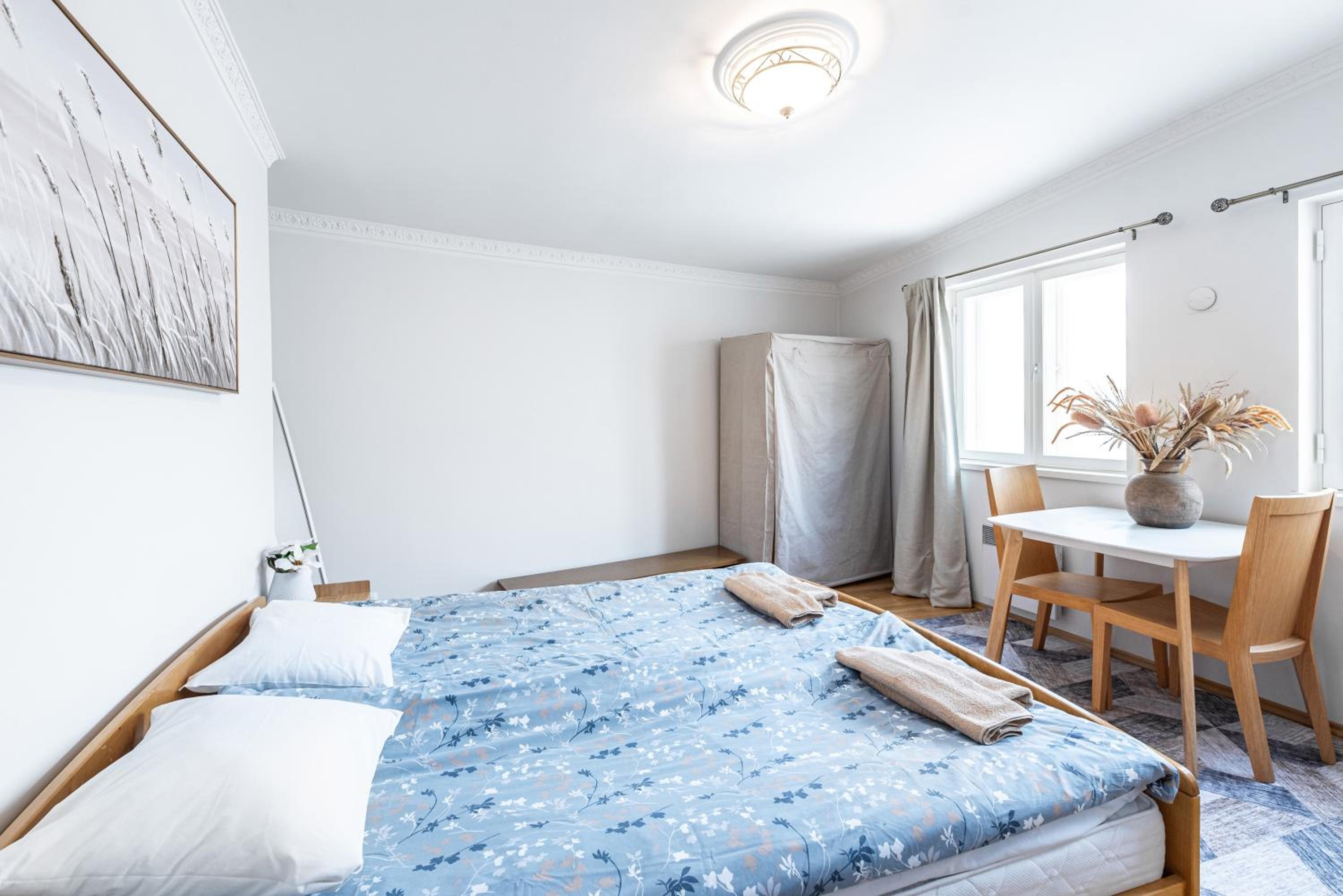 Apartment with Terrace - Photo 35