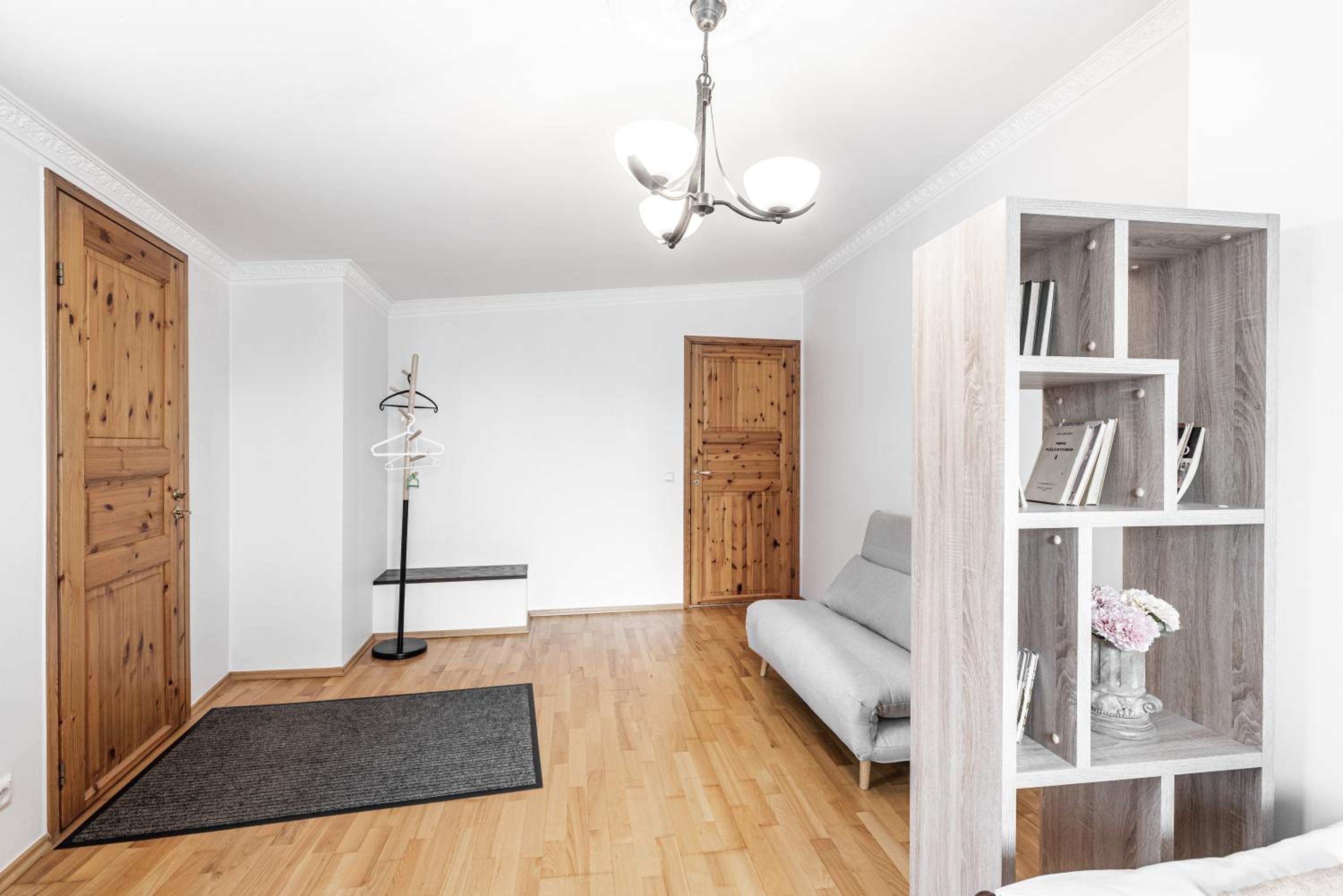 Apartment with Terrace - Photo 32