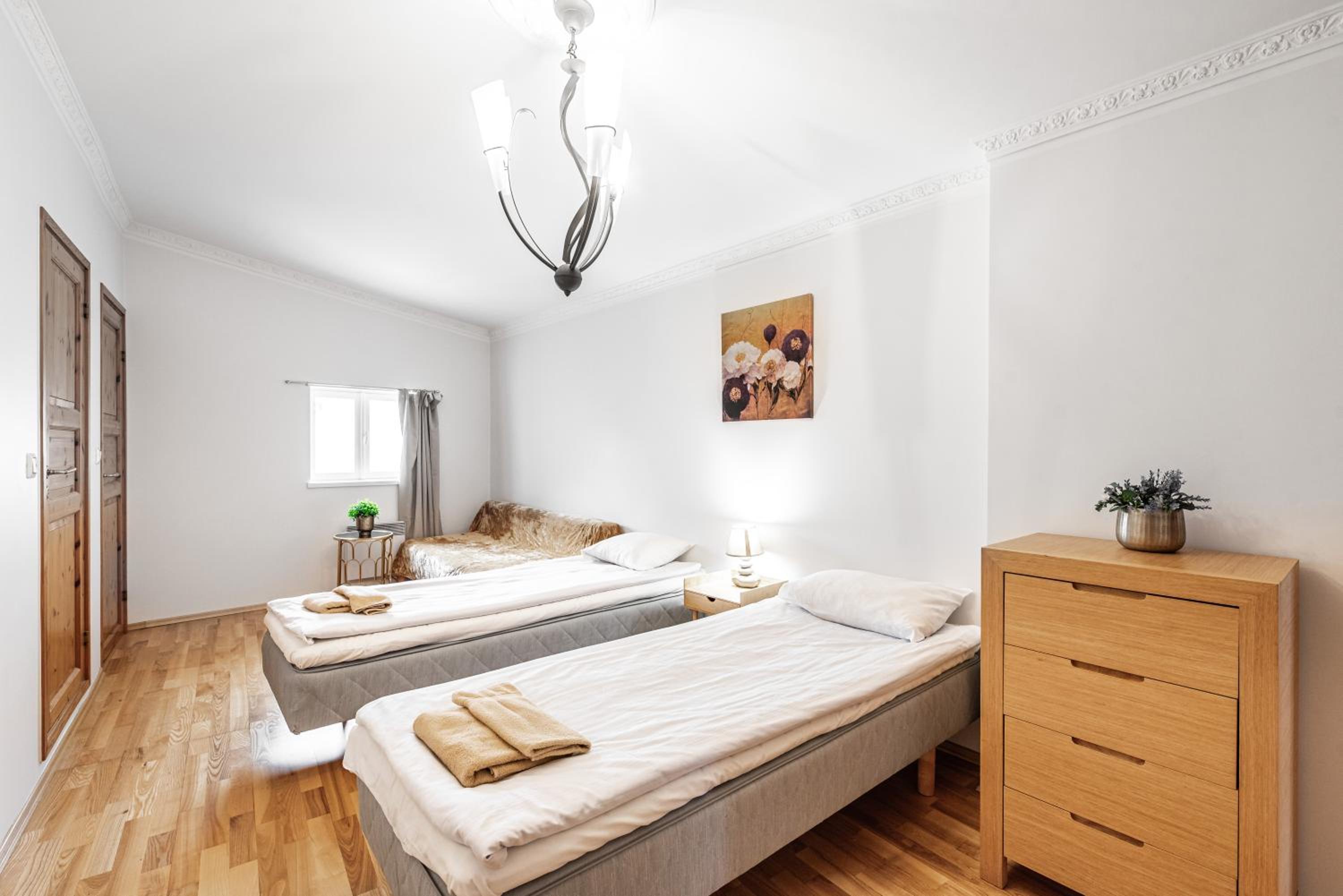 Apartment with Terrace - Photo 30