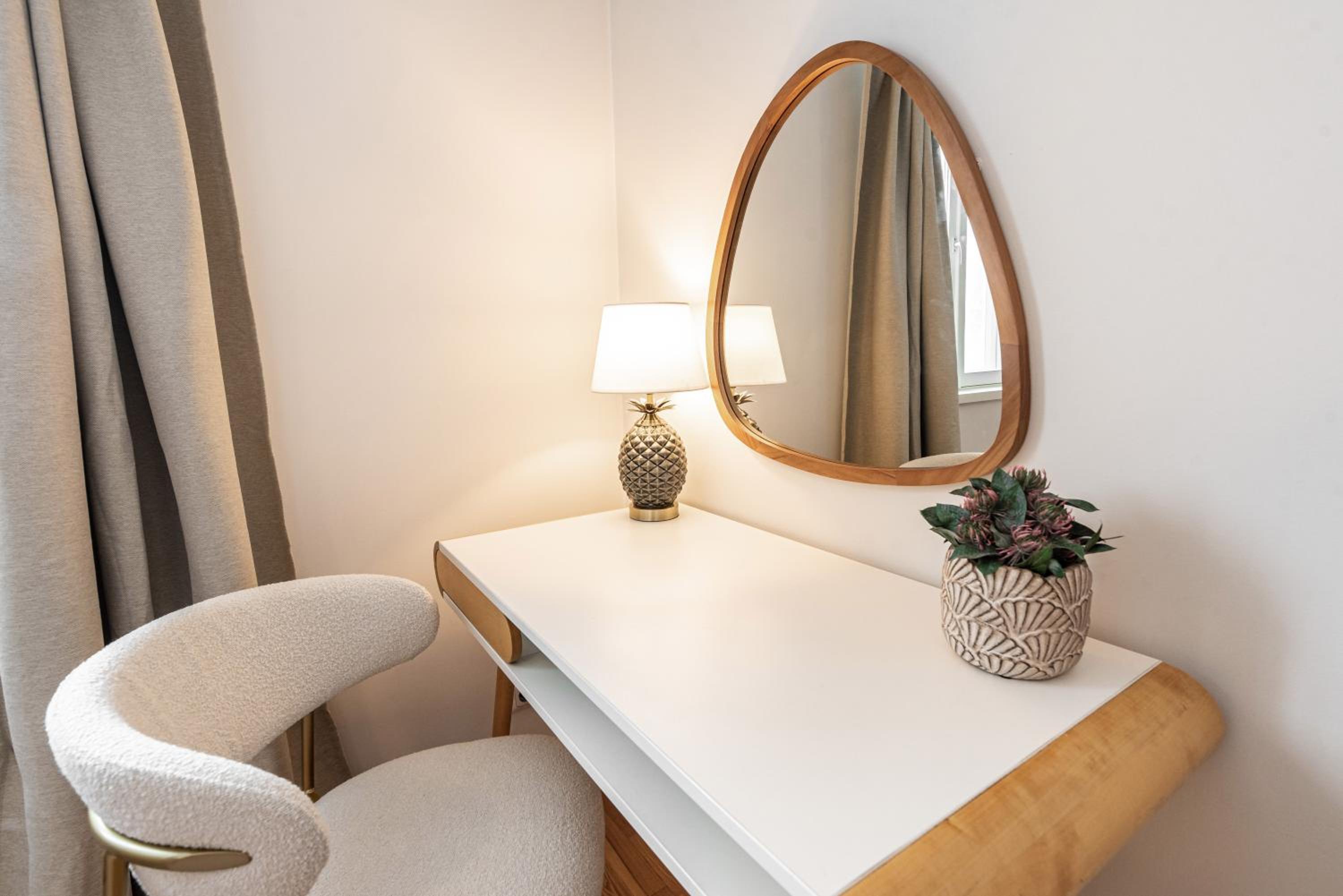 Apartment with Terrace - Photo 26