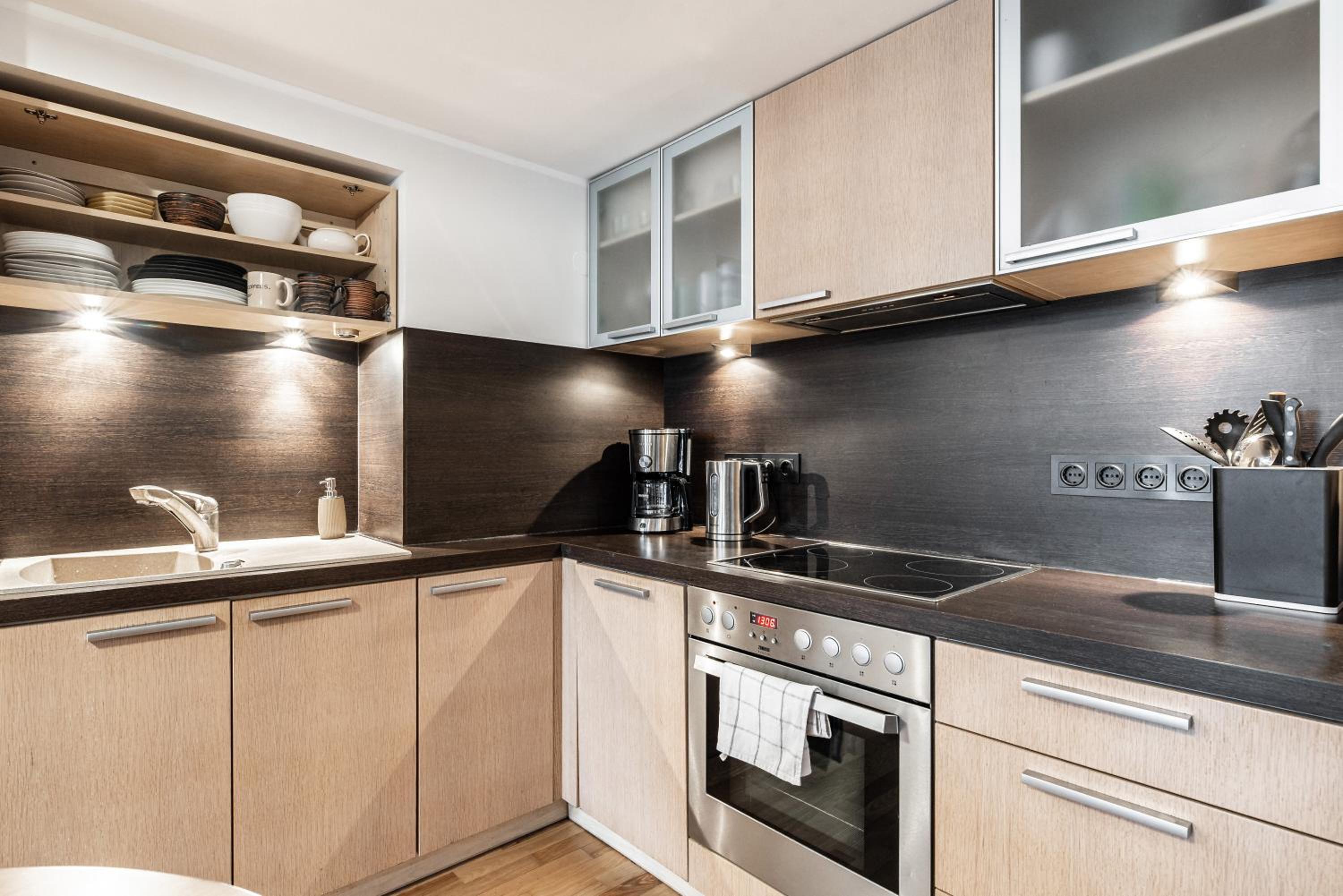 Apartment with Terrace - Photo 23
