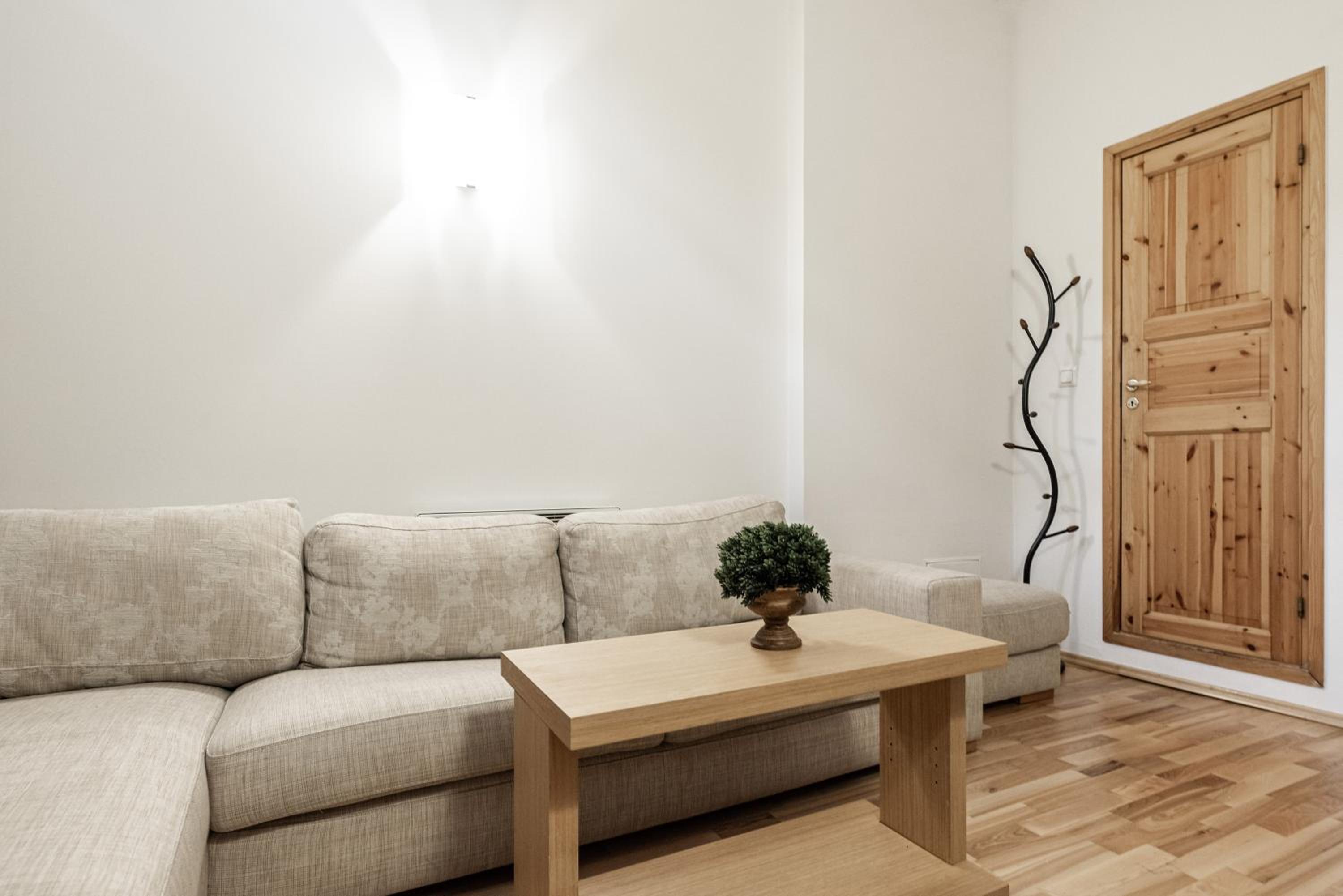 Apartment with Terrace - Photo 20