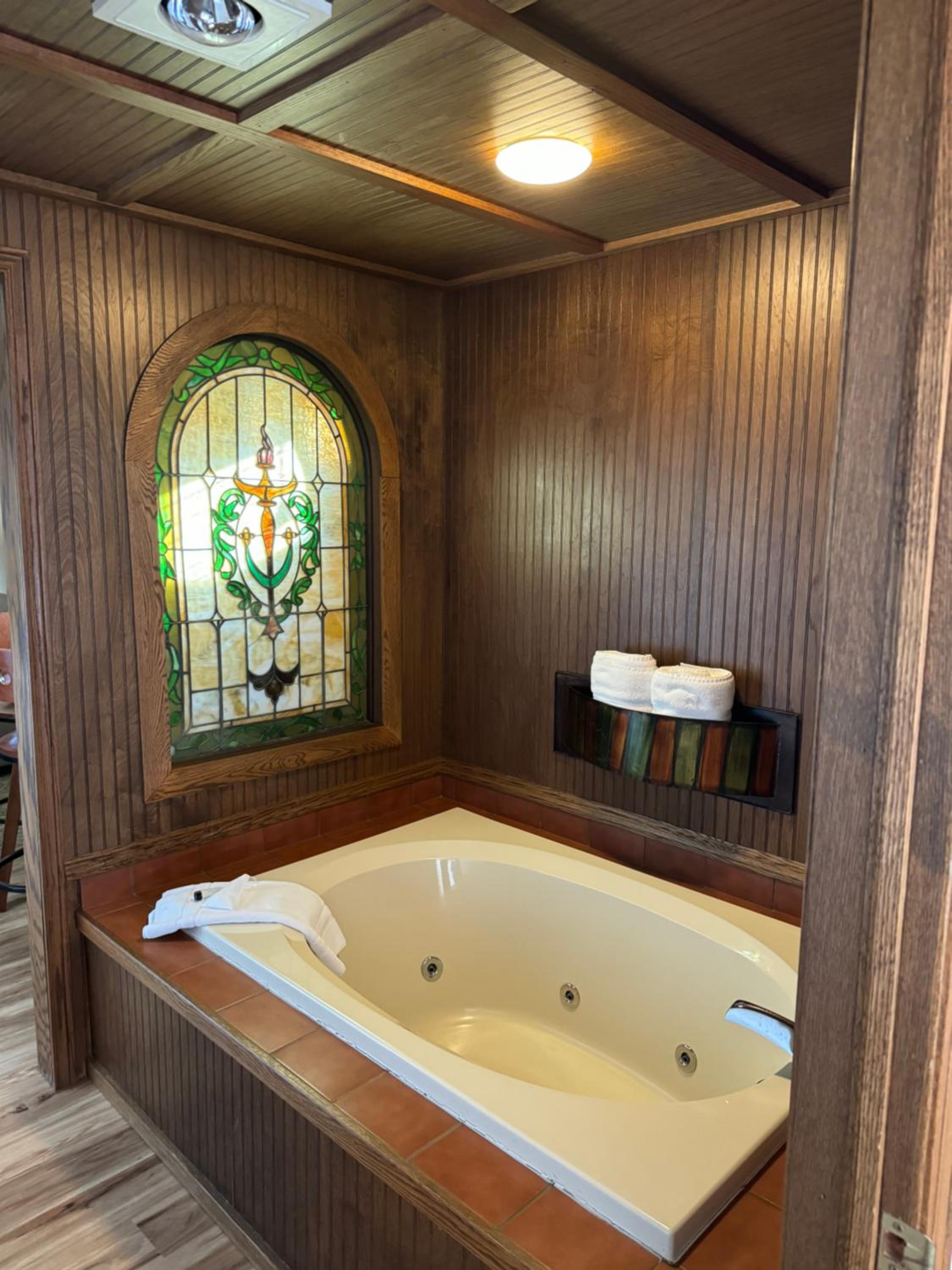 Deluxe King Suite - Photo 2