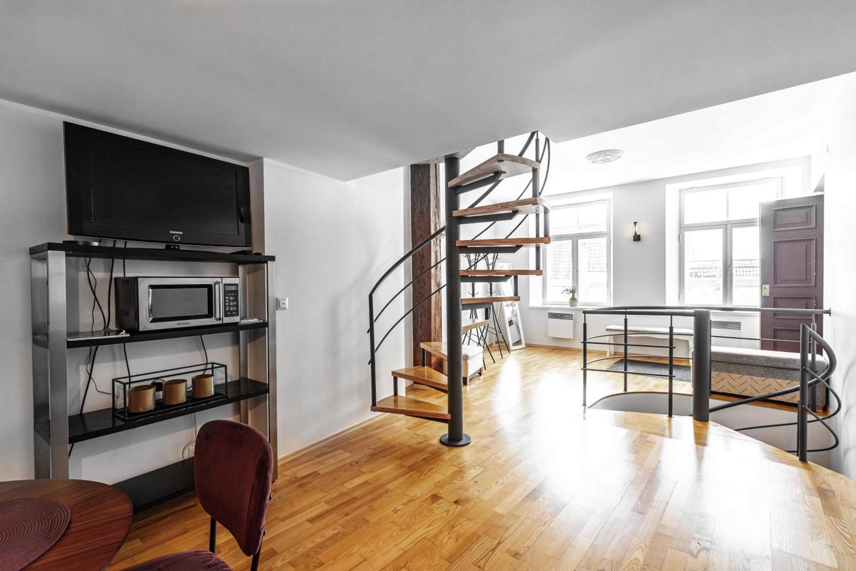 Apartment with Terrace - Photo 46
