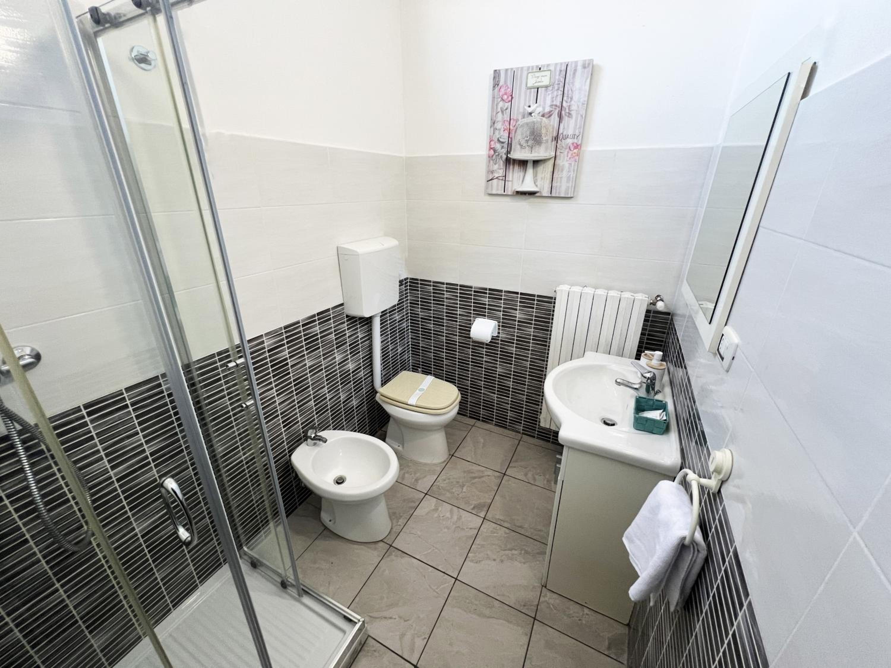 Double Room - Photo 10