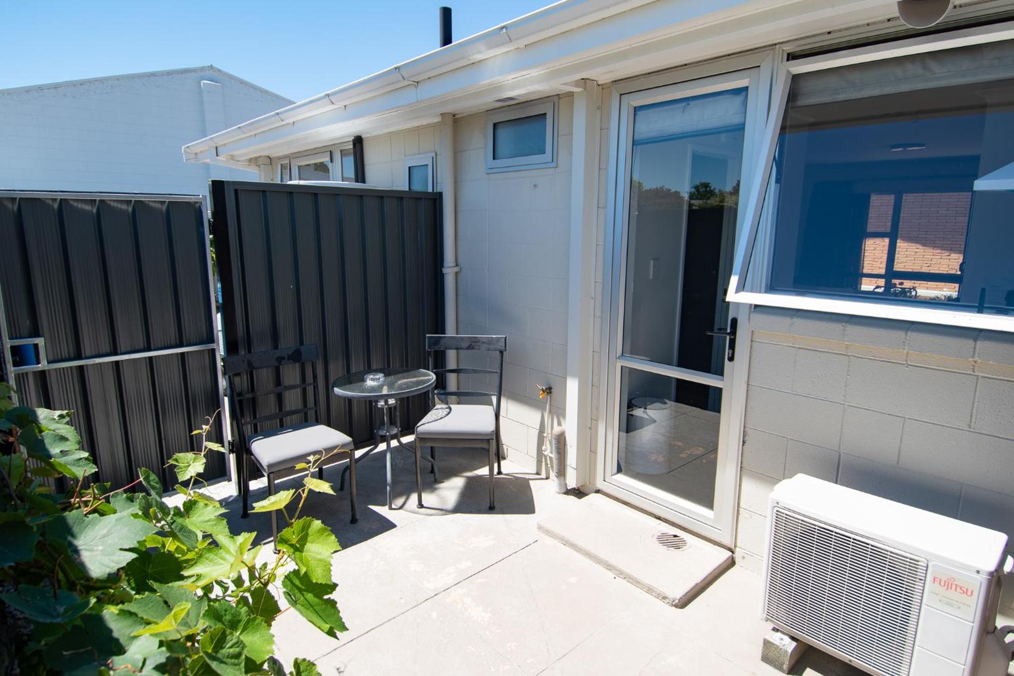 Twin Studio Unit - Photo 2