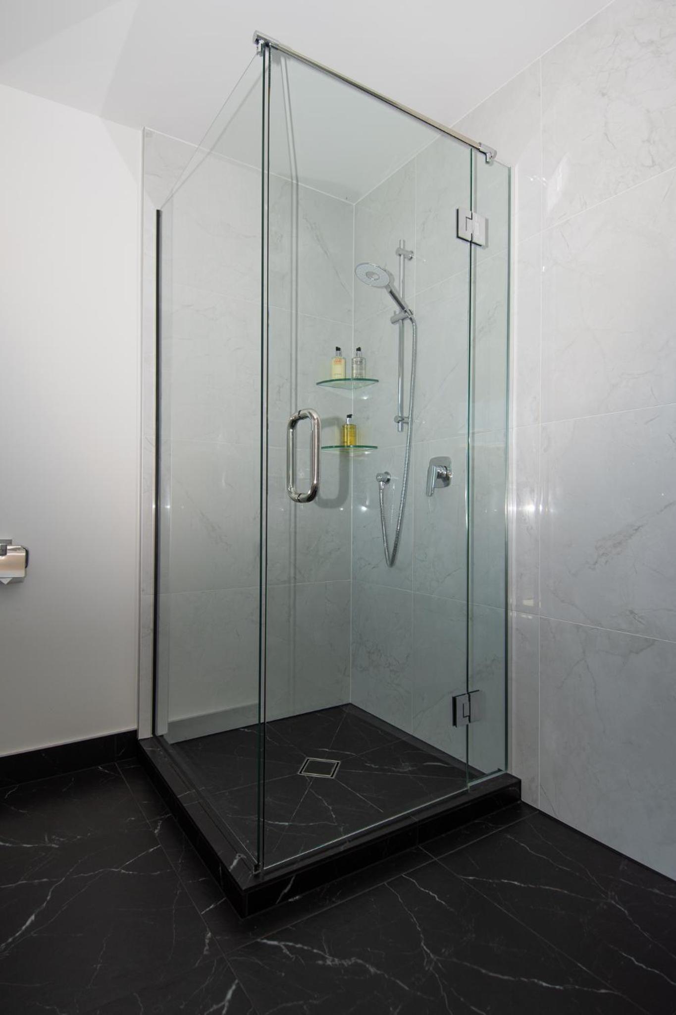 Twin Studio Unit - Photo 4