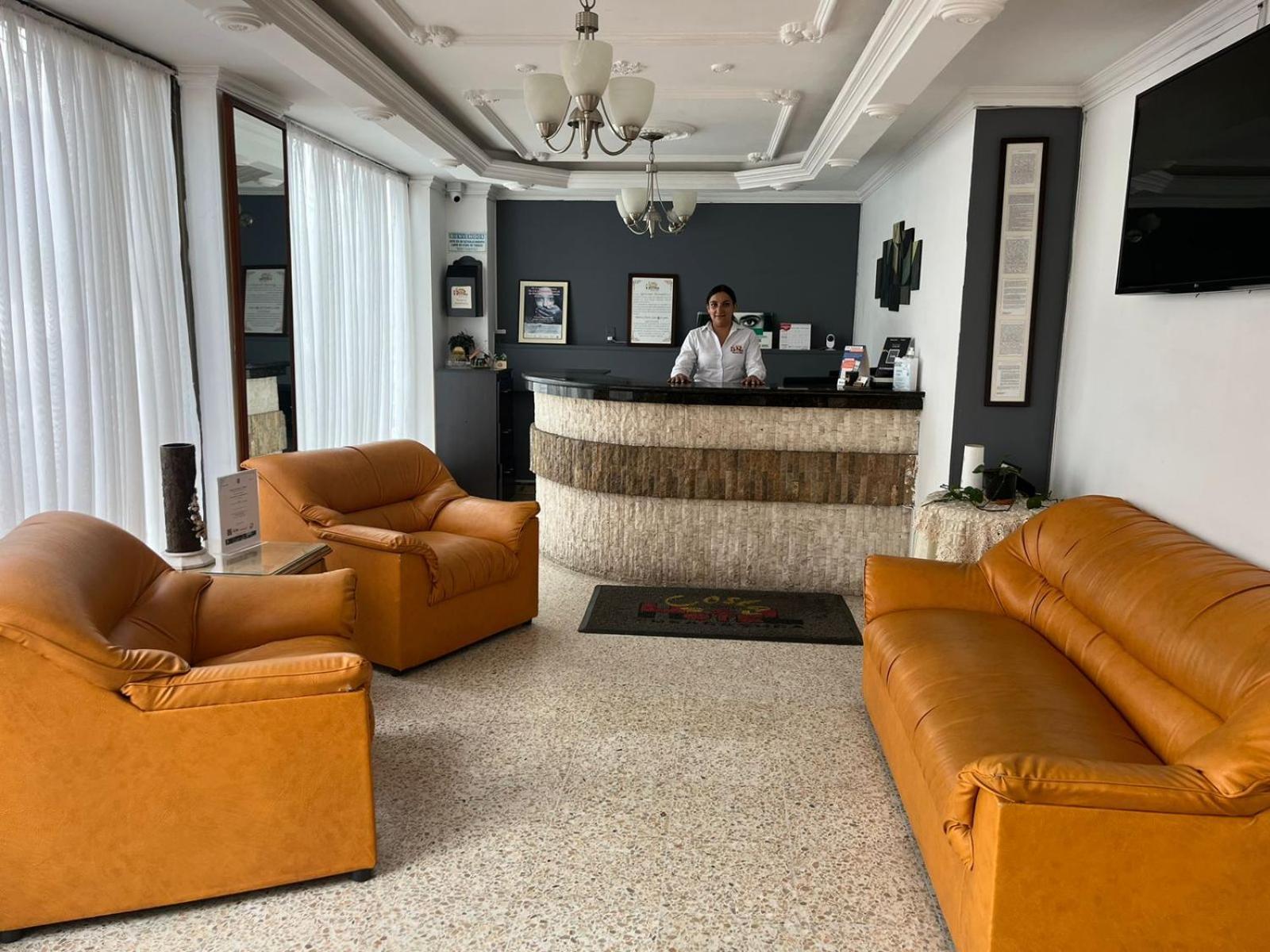 Superior Family Room photo 1