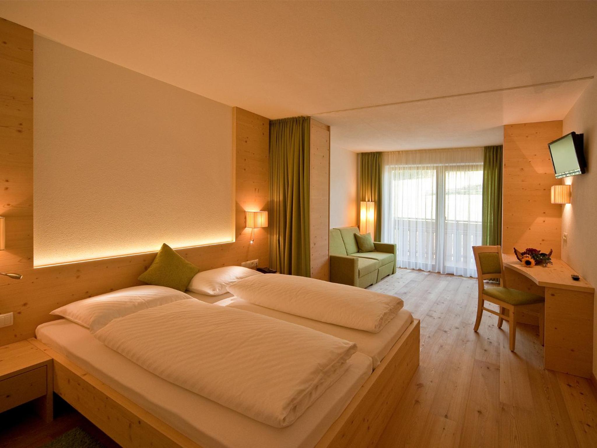 Double Room with Balcony and Mountain View - Photo 3