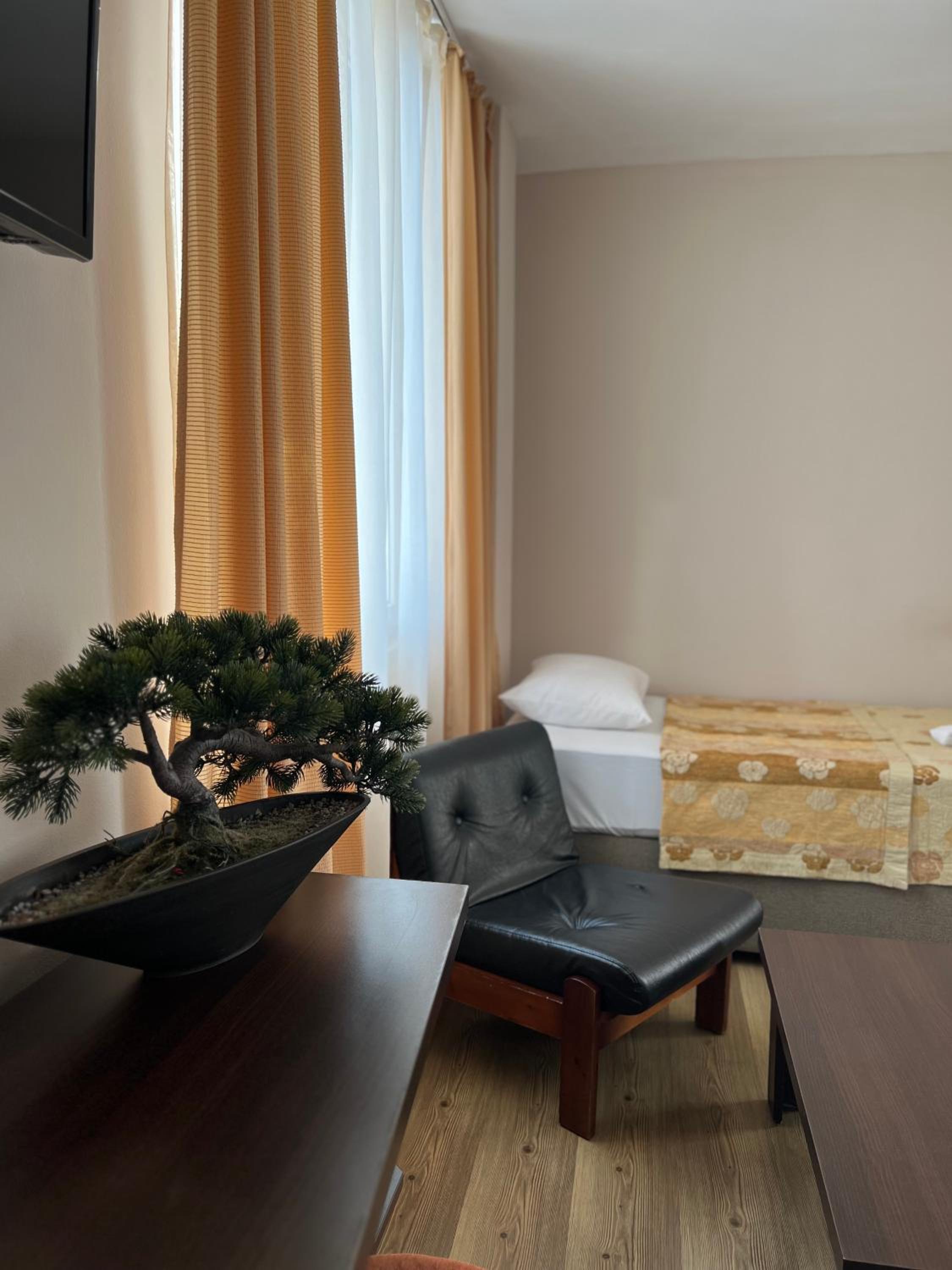 Single Room with Balcony photo 2