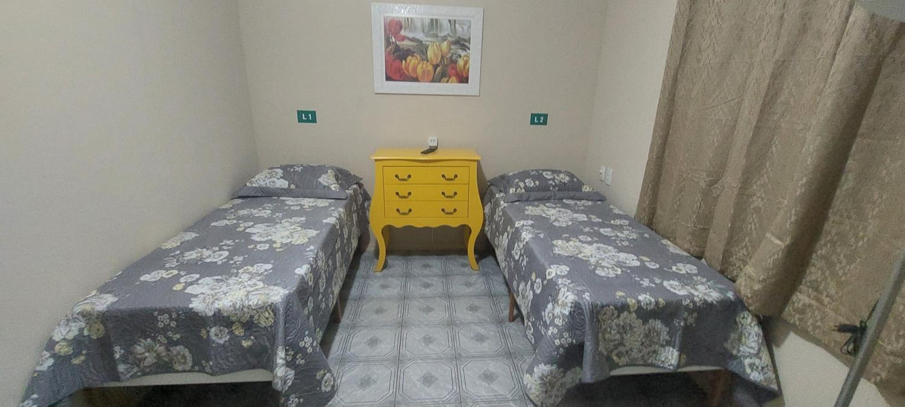 Basic Triple Room with Shared Bathroom photo 2