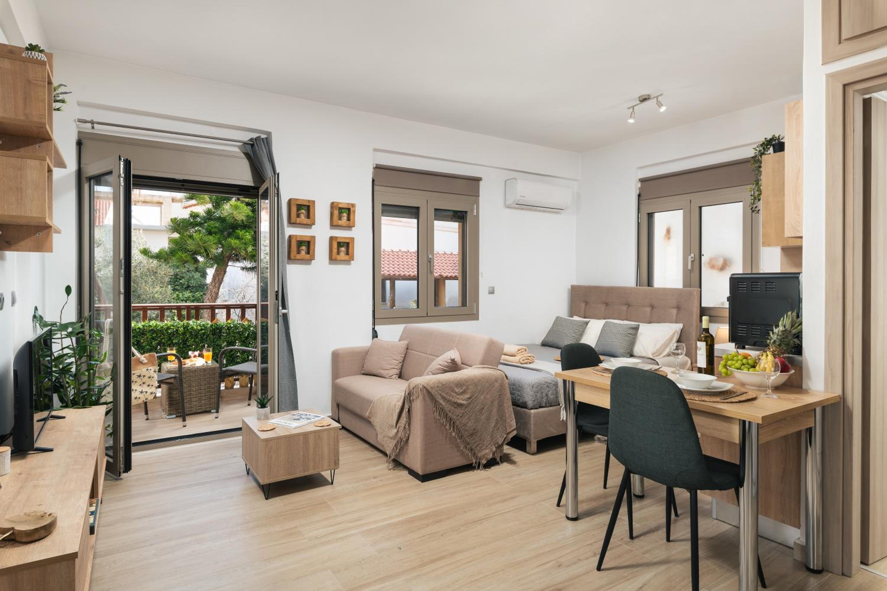 Studio Apartment
