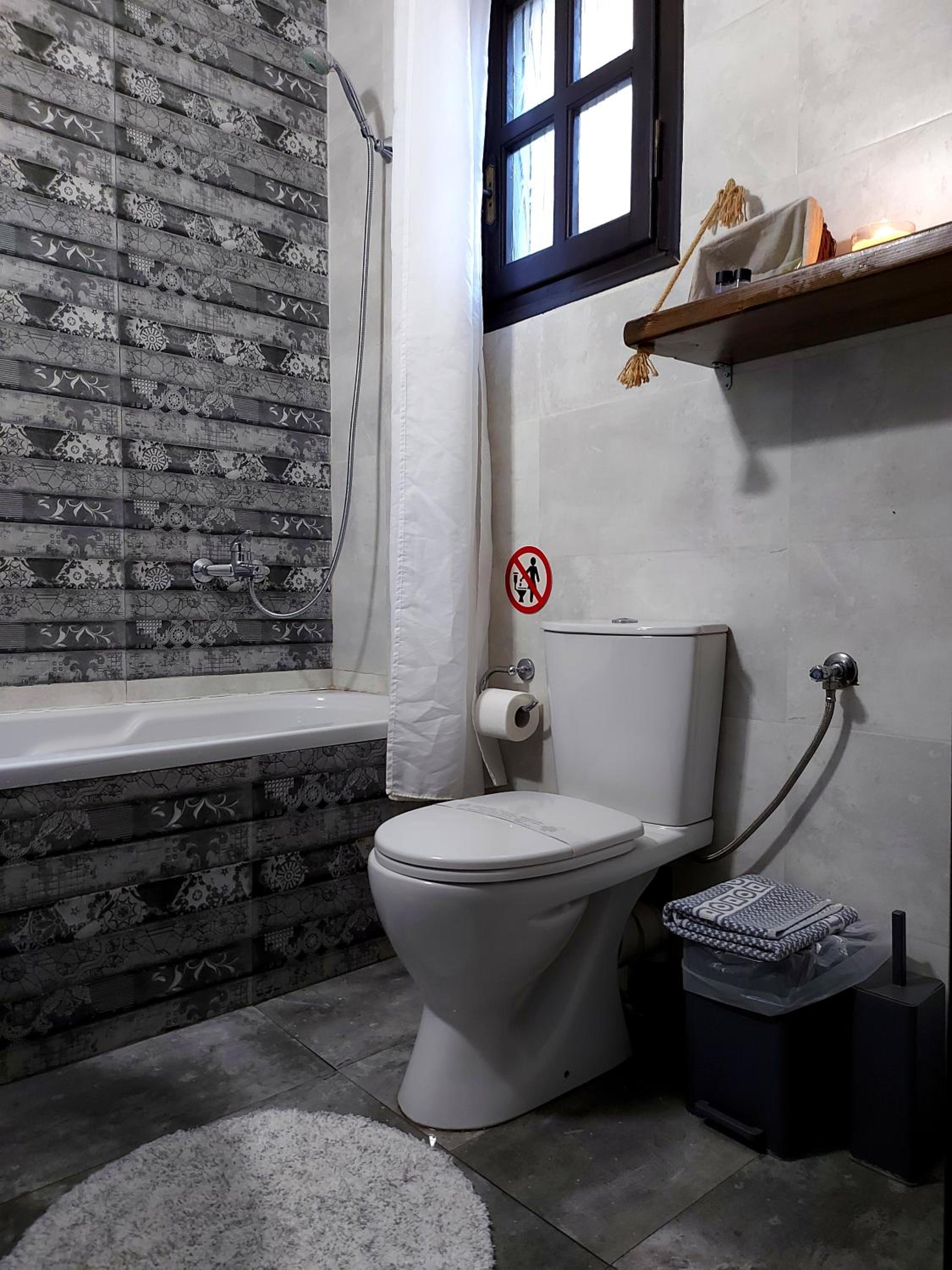Deluxe Suite - Photo 17