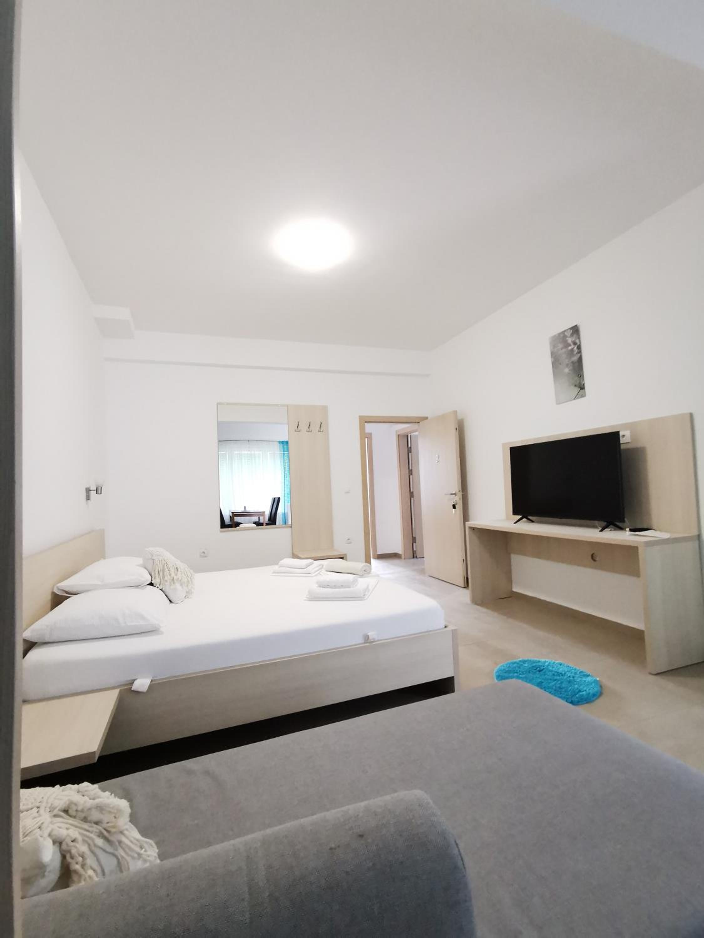 King Studio with Sofa Bed
