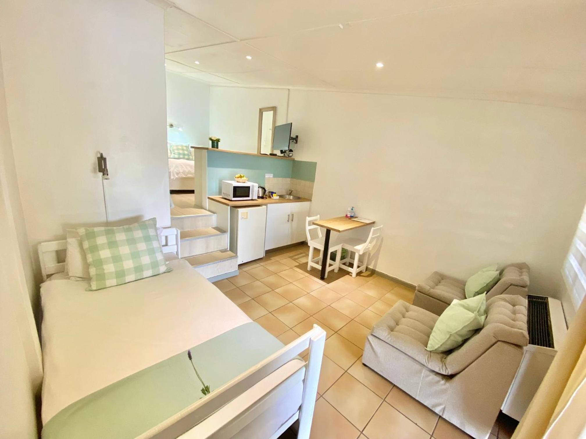 Family Room - Photo 9