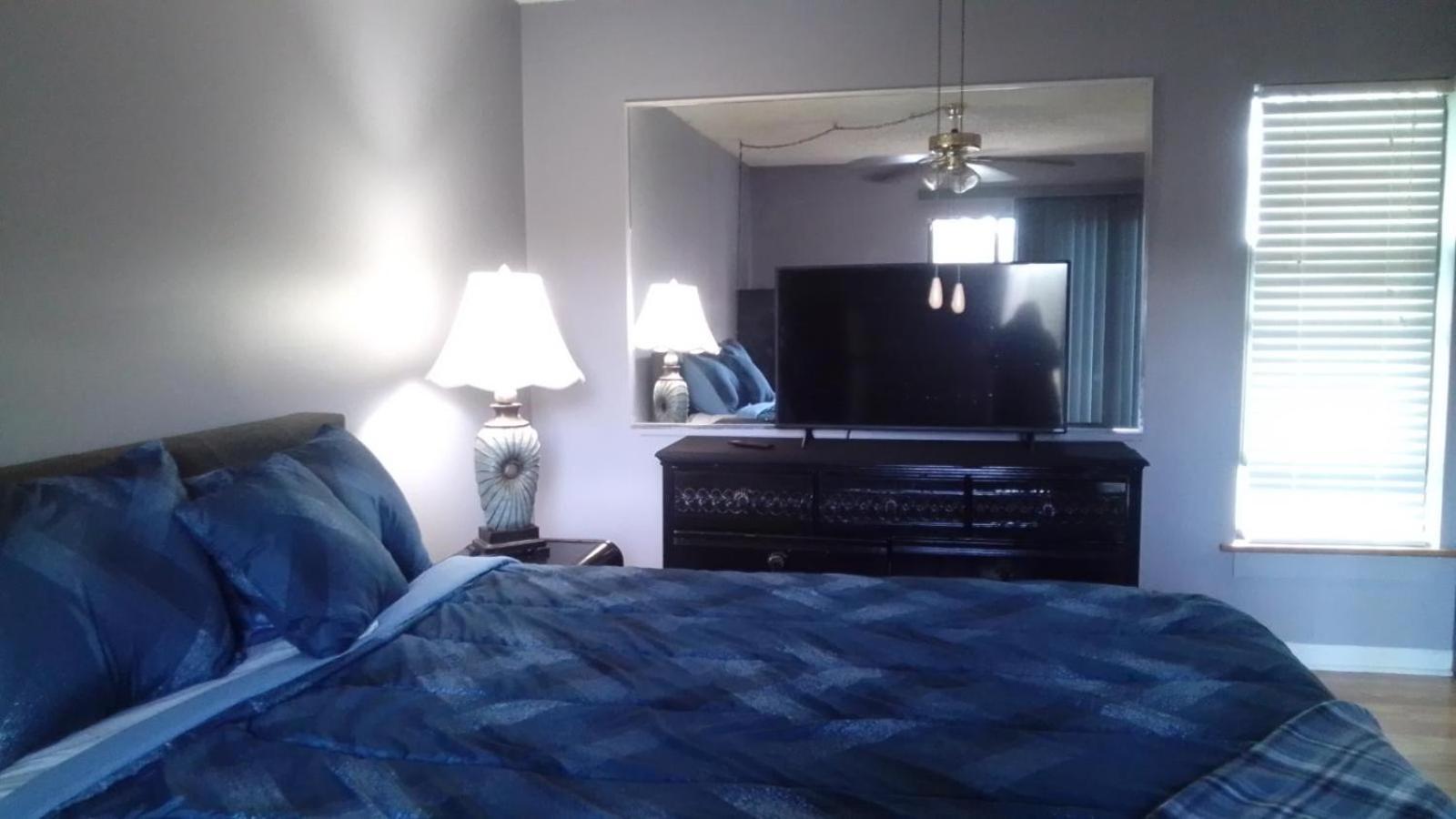 Deluxe Queen Room - Photo 10