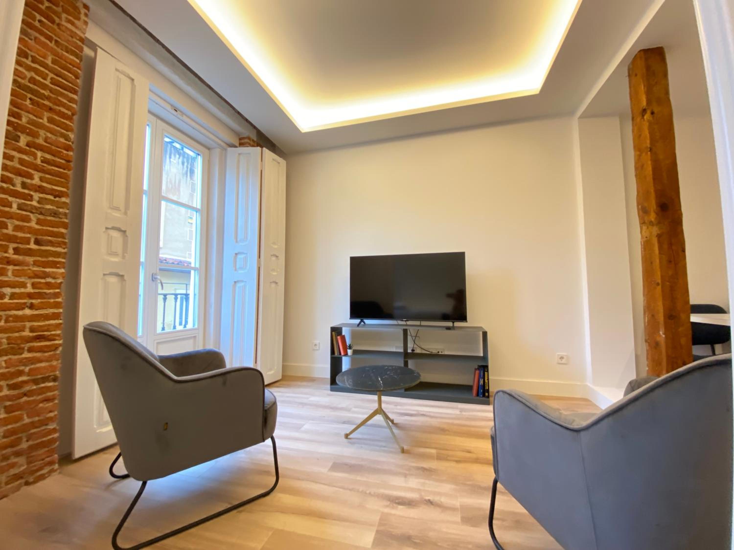 Apartment photo 2
