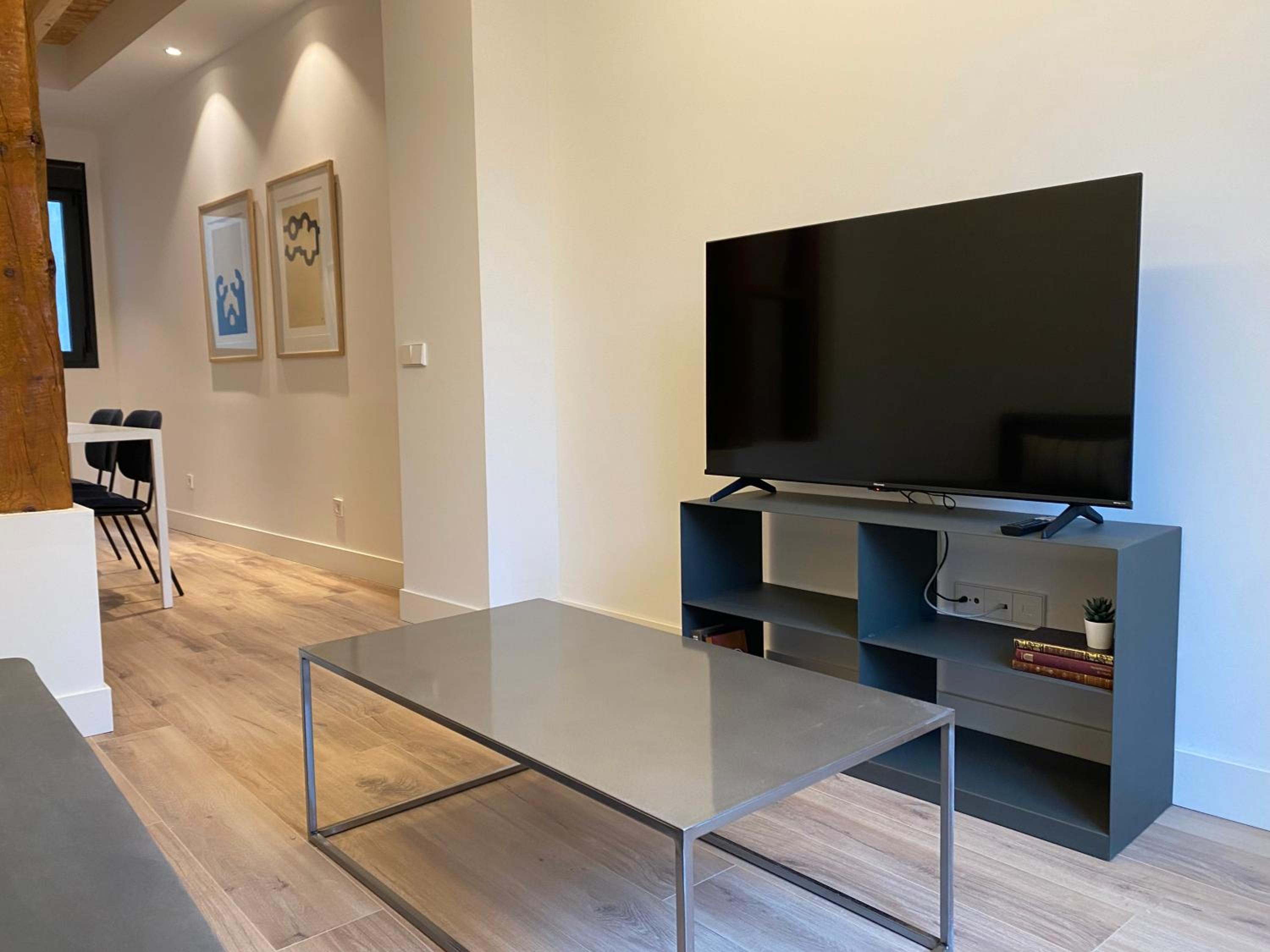 Apartment photo 2