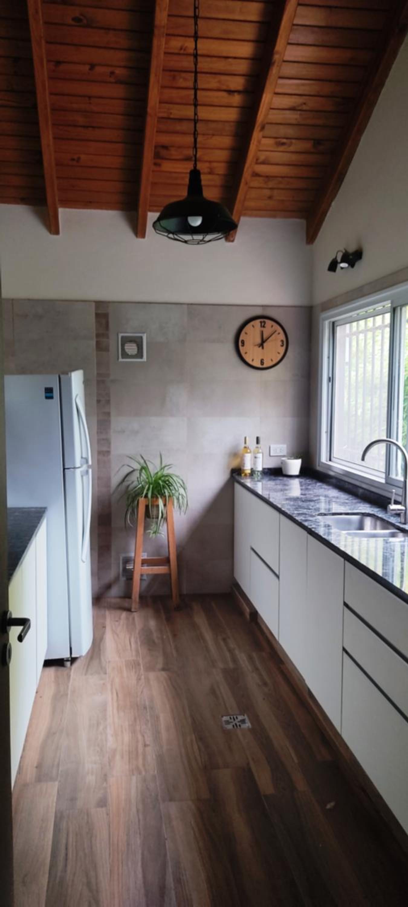 Three-Bedroom House photo 3
