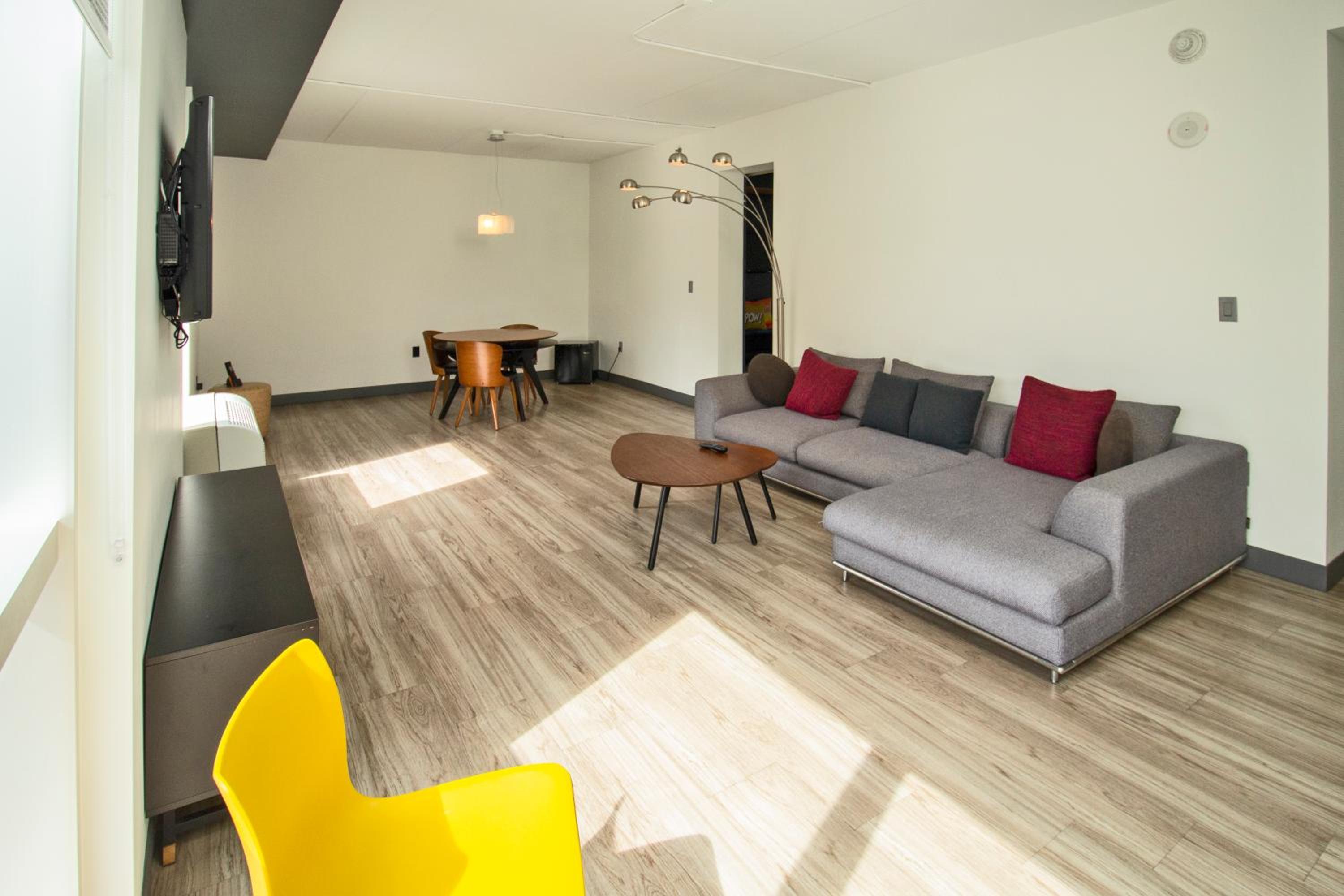 King Suite - Corner Room photo 2