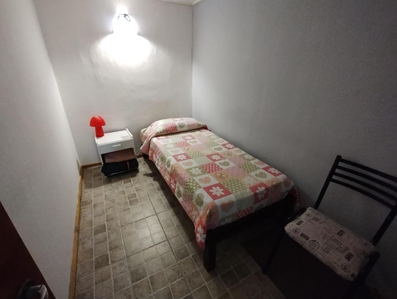 Standard Single Room with Shared Bathroom photo 2