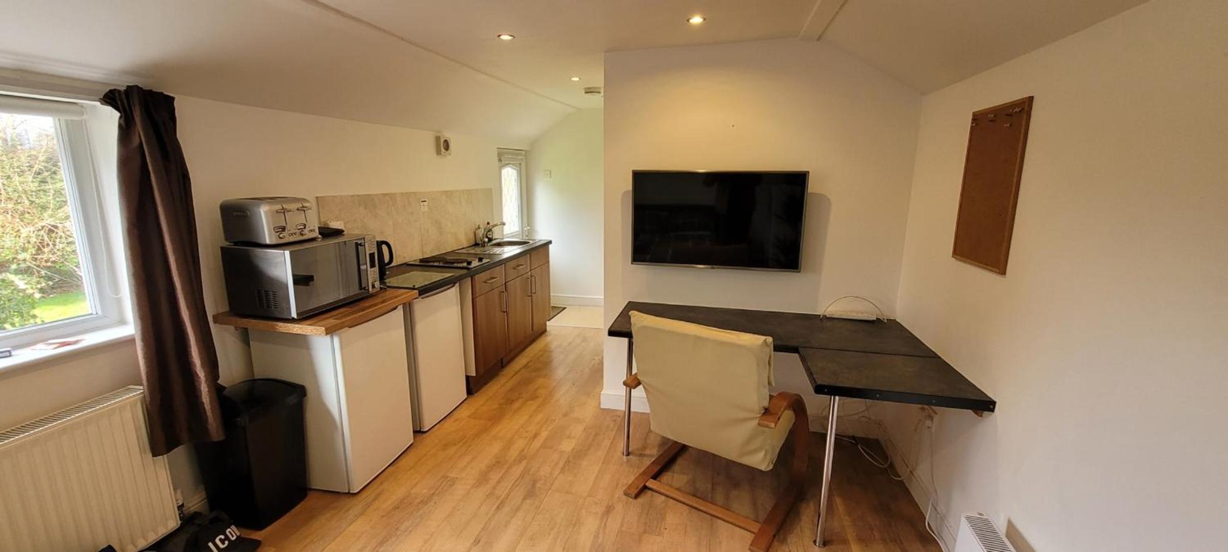 One-Bedroom Apartment photo 2