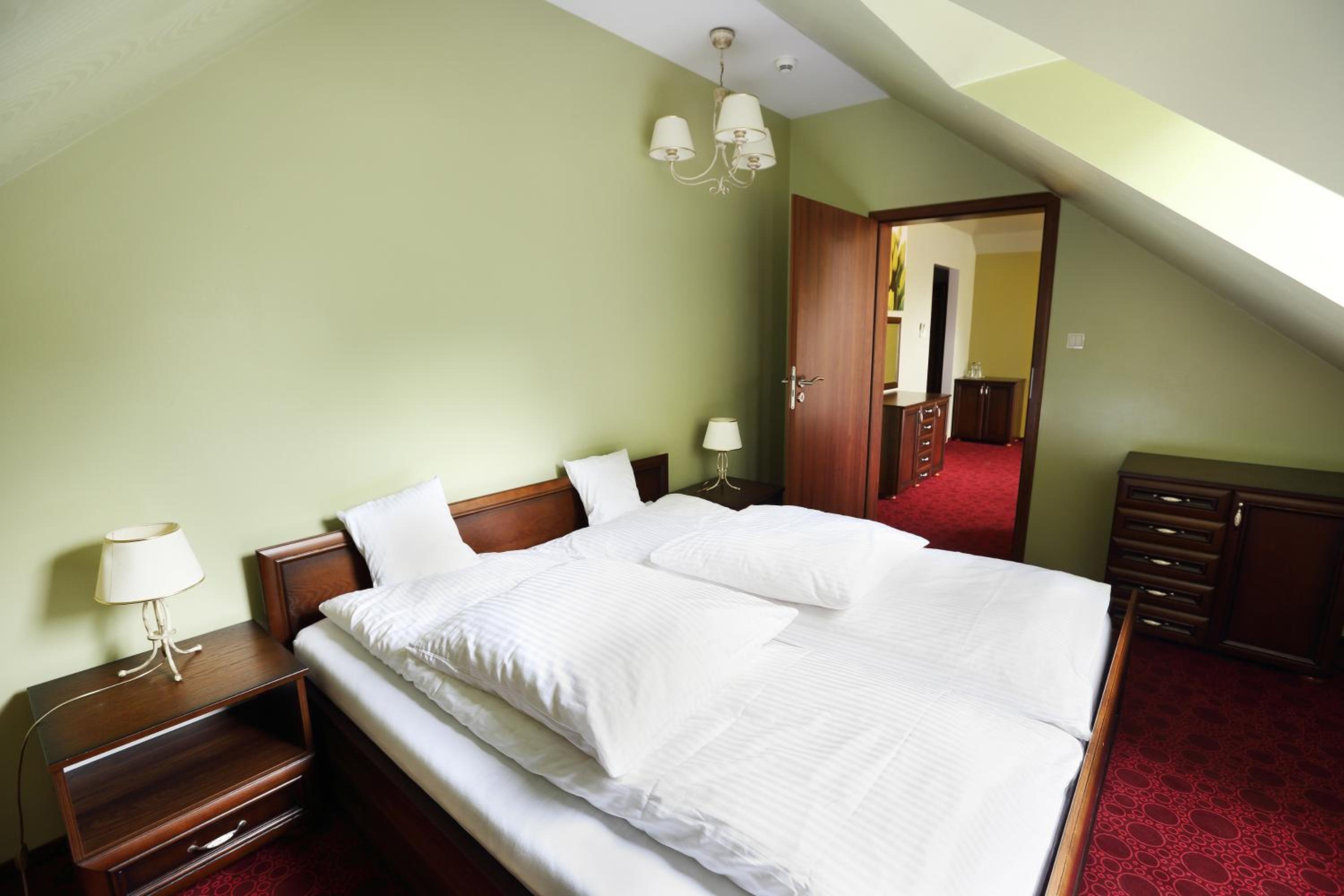 Deluxe King Apartment - Photo 10