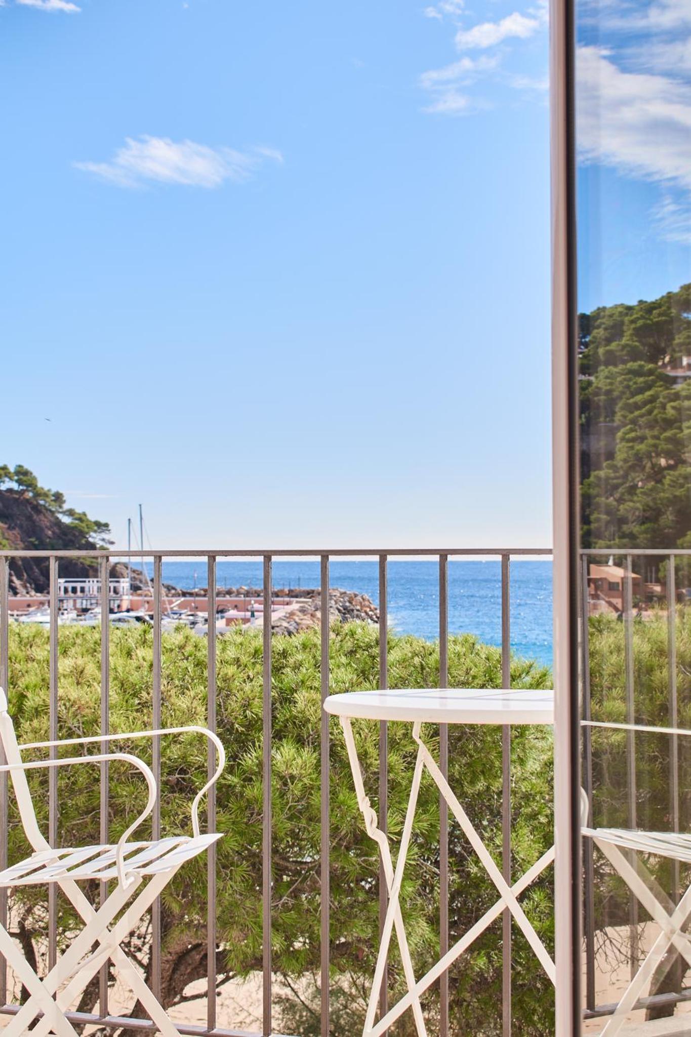 Deluxe Suite with Sea View photo 2