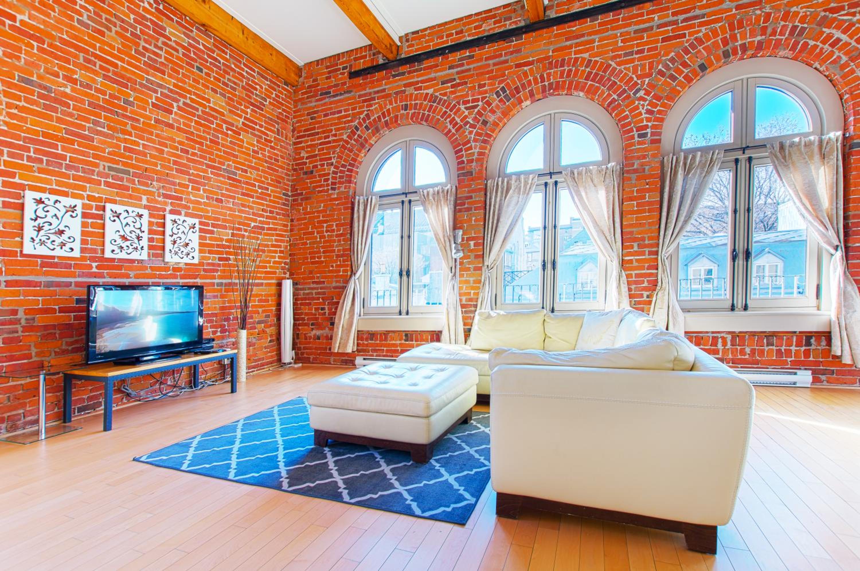 Loft 302