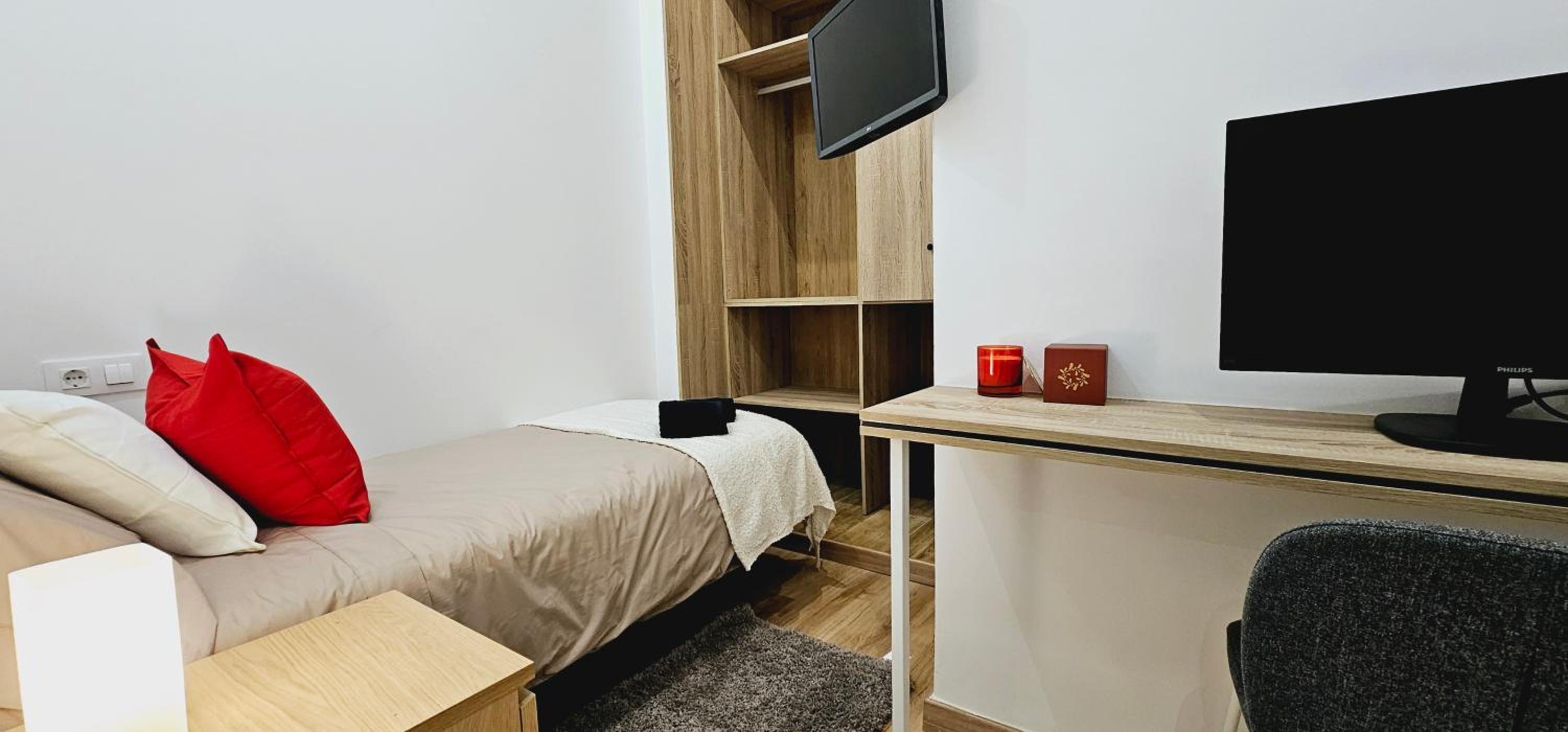 Apartment photo 2