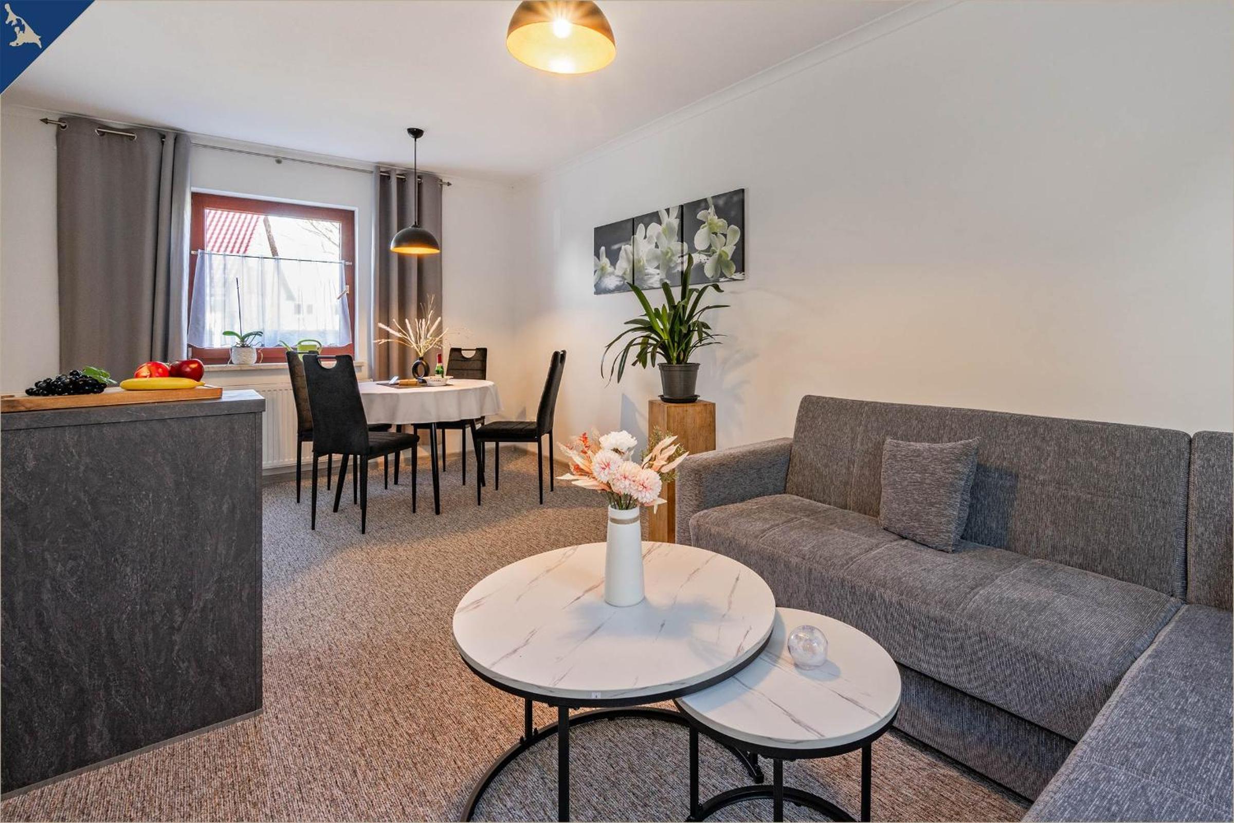 Apartment with Terrace photo 3