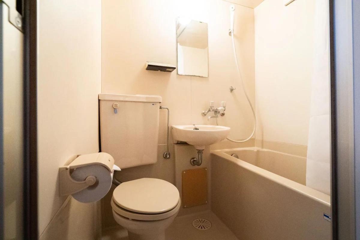 One-Bedroom Apartment thumbnail 6