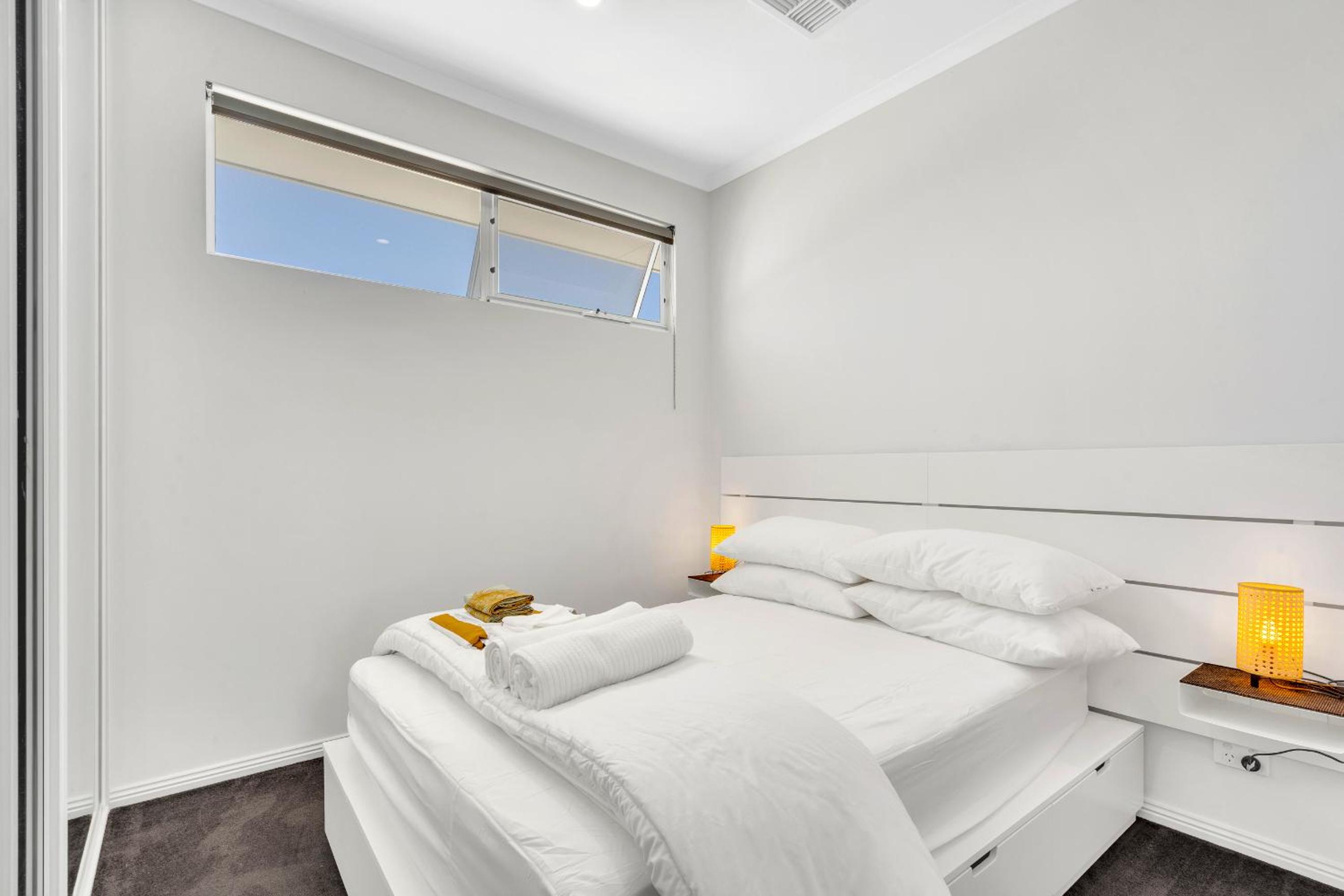 Three-Bedroom House photo 3