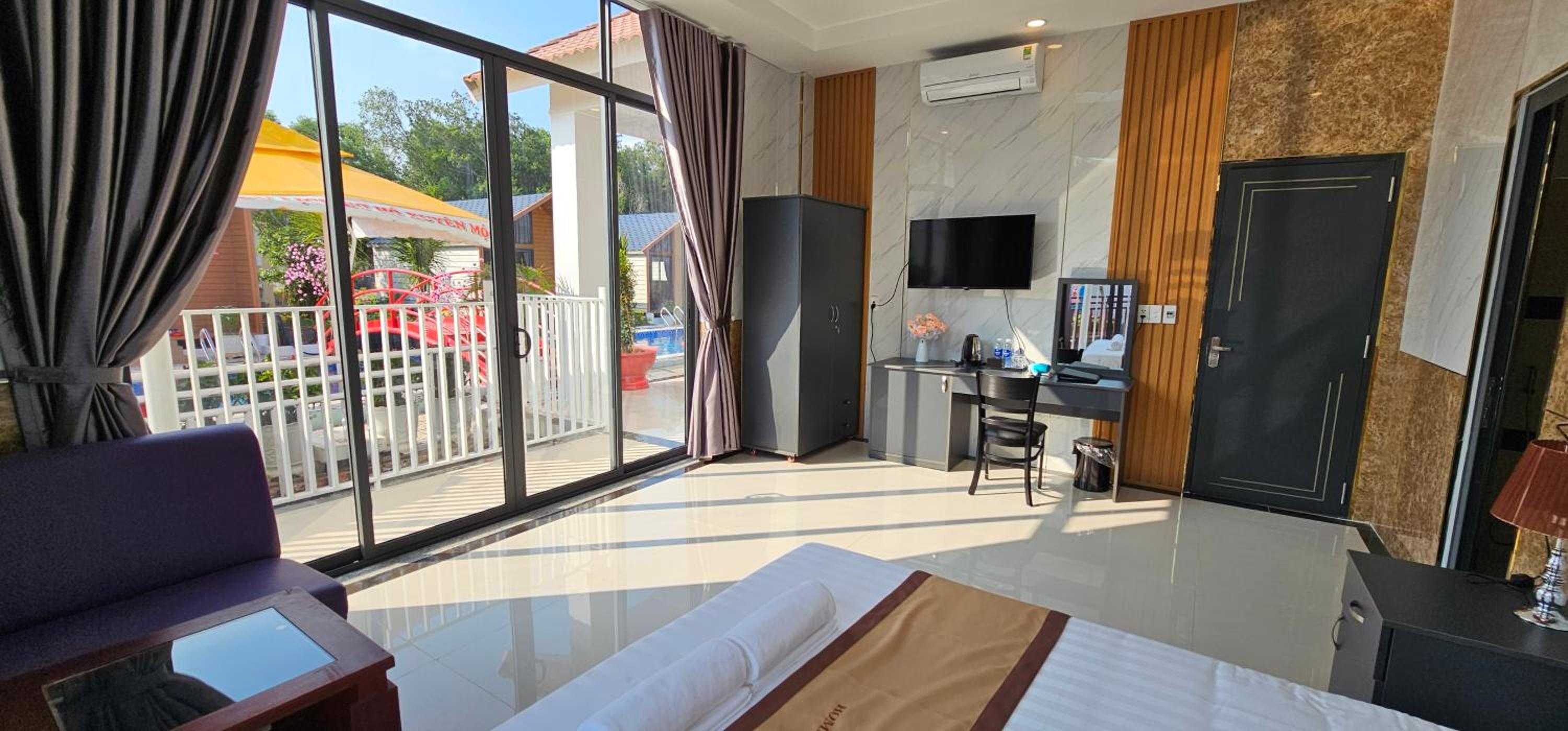 One-Bedroom Bungalow