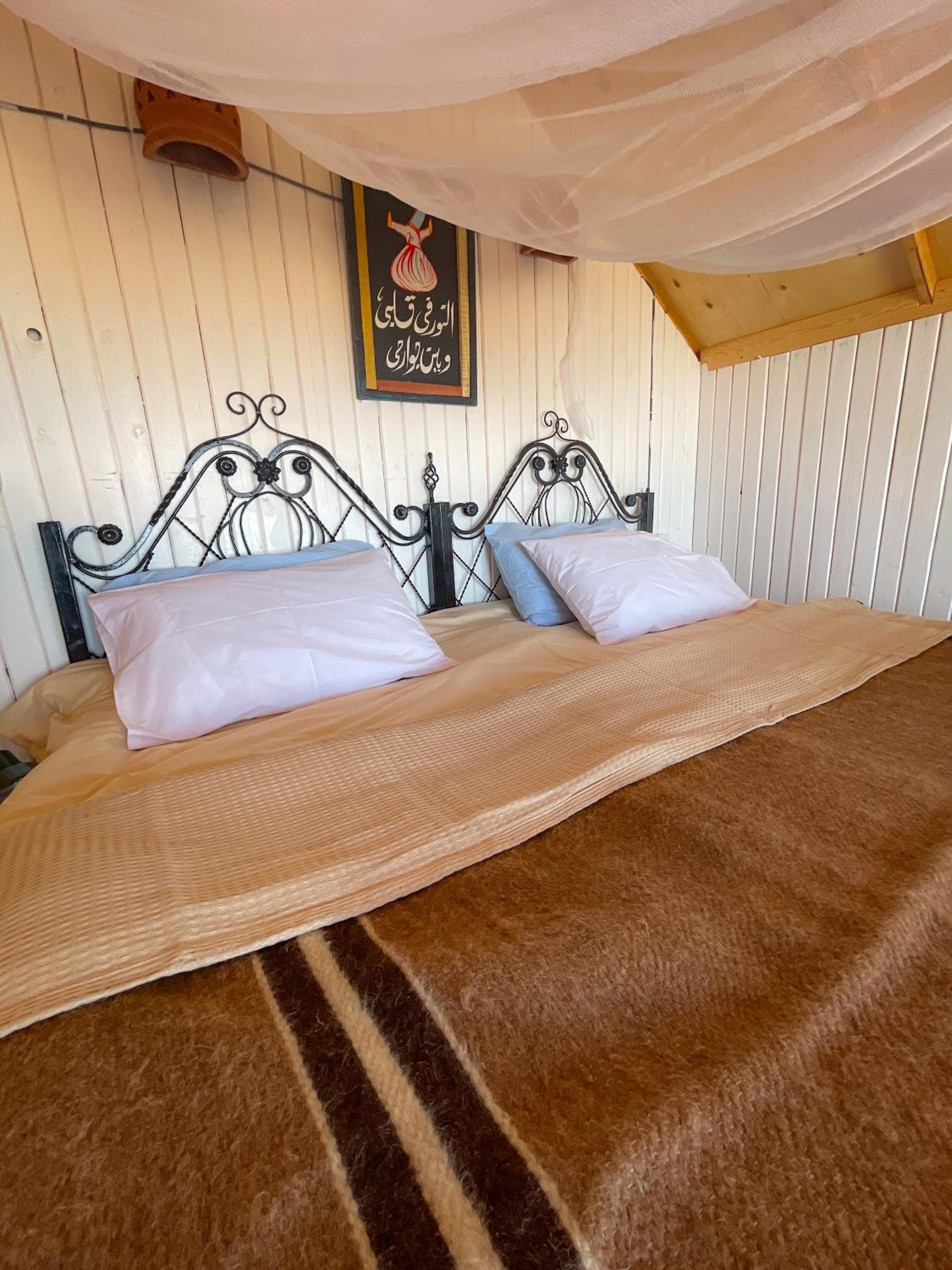 Deluxe Suite with Sea View - Photo 6