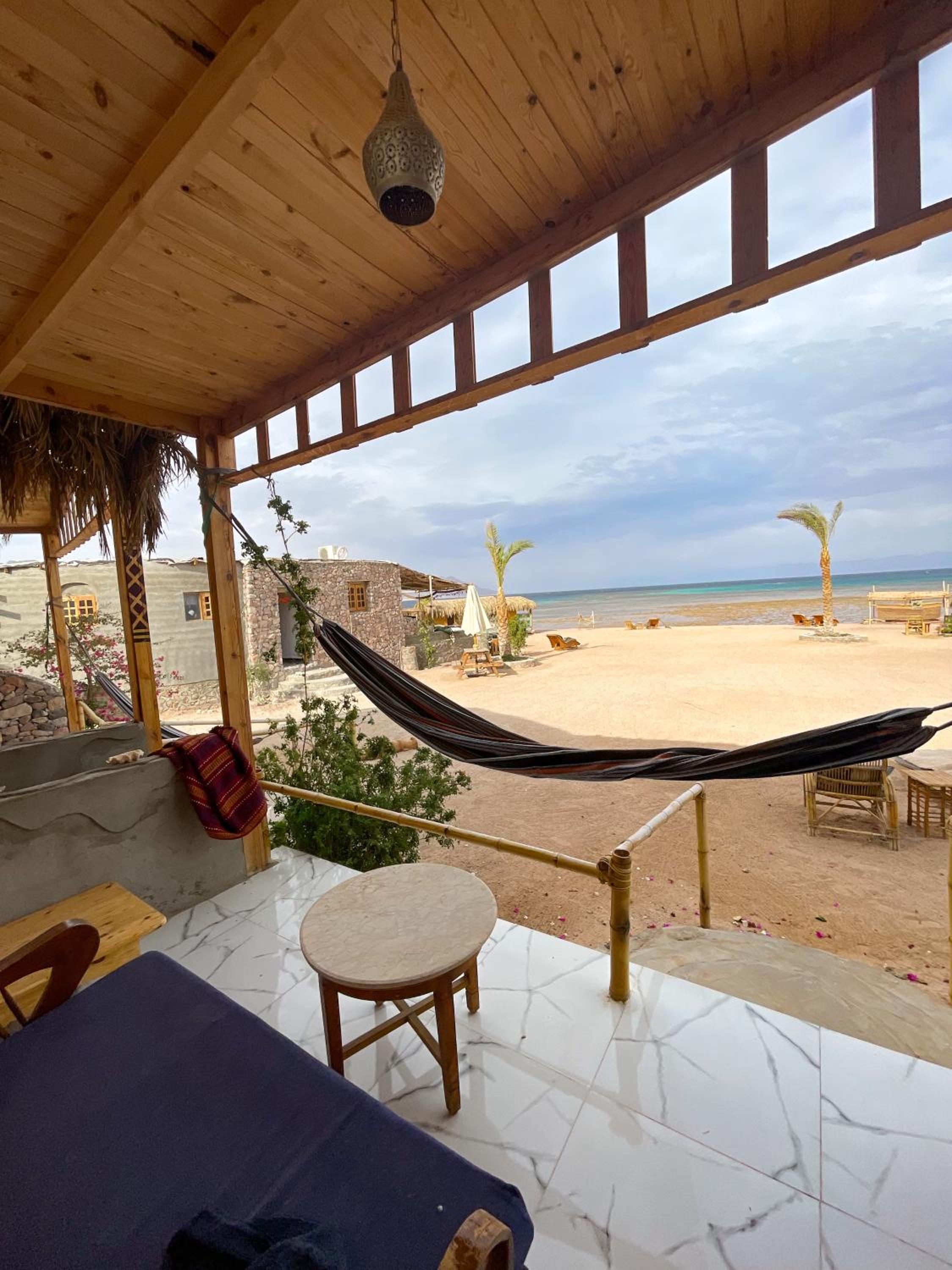 Deluxe Bungalow with Sea View - Photo 4