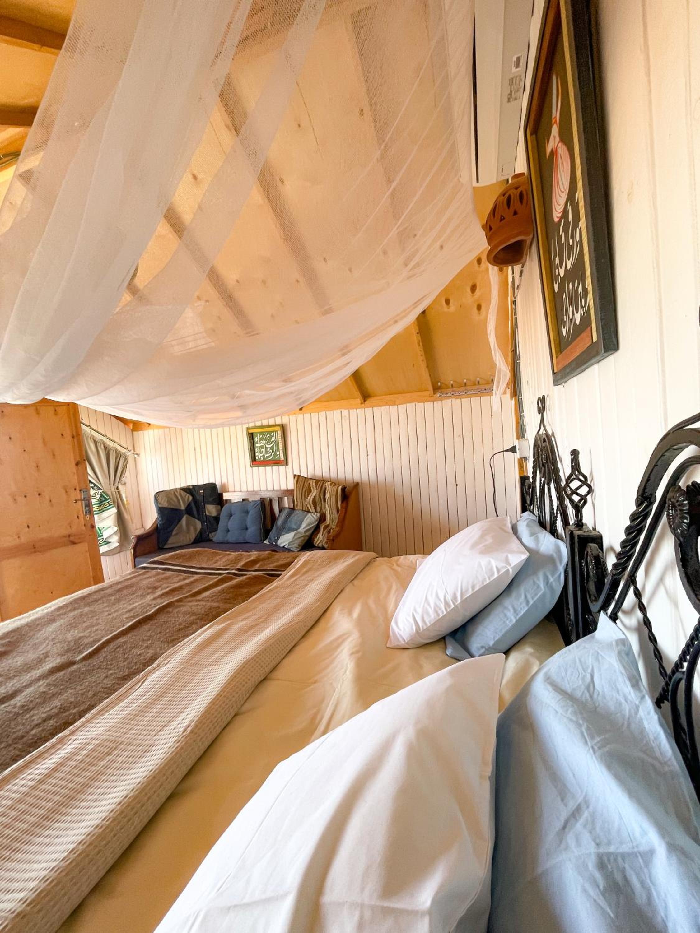 Deluxe Suite with Sea View - Photo 7